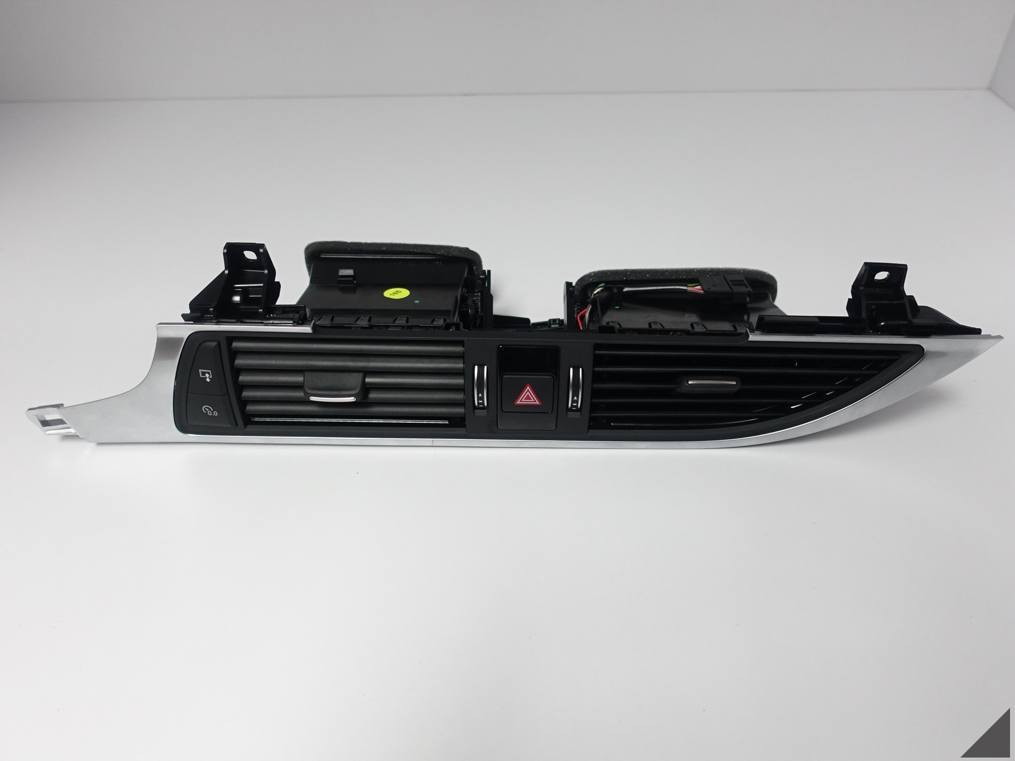 AUDI A7 A6 4G8 4G0 LIFT 14-18 KRATKA NAWIEWU ŚRODKOWA PRZEŁĄCZNIKI DEKOR AUDI A7 A6 4G8 4G0 LIFT 14-18 KRATKA NAWIEWU ŚRODKOWA PRZEŁĄCZNIKI DEKOR