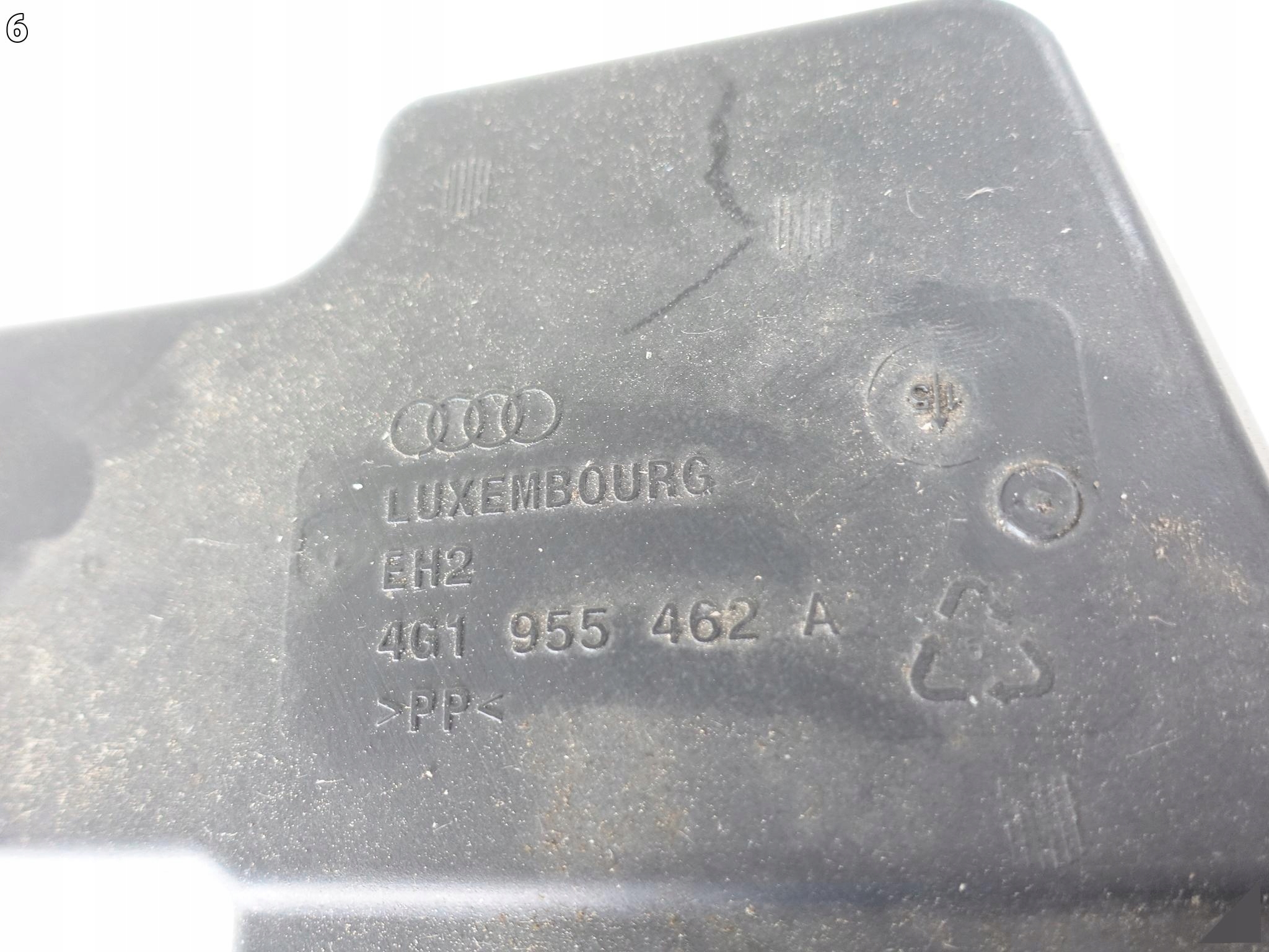AUDI A6 S6 4G0 A7 S7 4G8 C7 LIFT 10-18 WLEW ZBIORNICZKA SPRYSKIWACZY KOREK AUDI A6 S6 4G0 A7 S7 4G8 C7 LIFT 10-18 WLEW ZBIORNICZKA SPRYSKIWACZY KOREK - obrazek 7