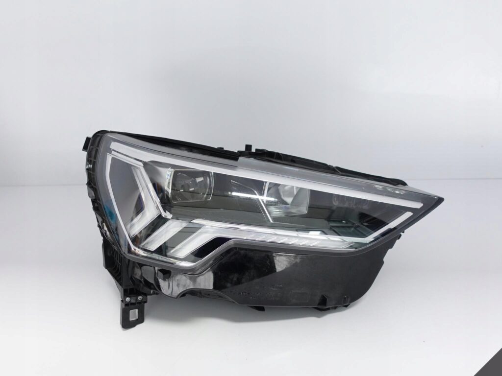 AUDI Q3 II 2 F3 83A 18- LAMPA FULL LED PRAWA EU