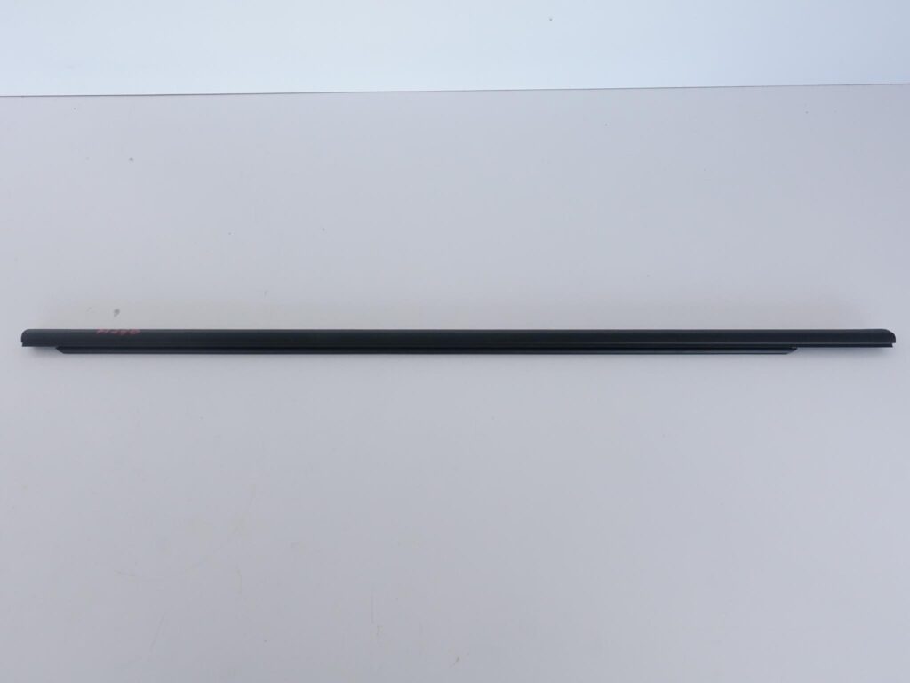 BMW 1 F20 11-19 LISTWA ZGARNIAJĄCA LEWA PRZÓD
