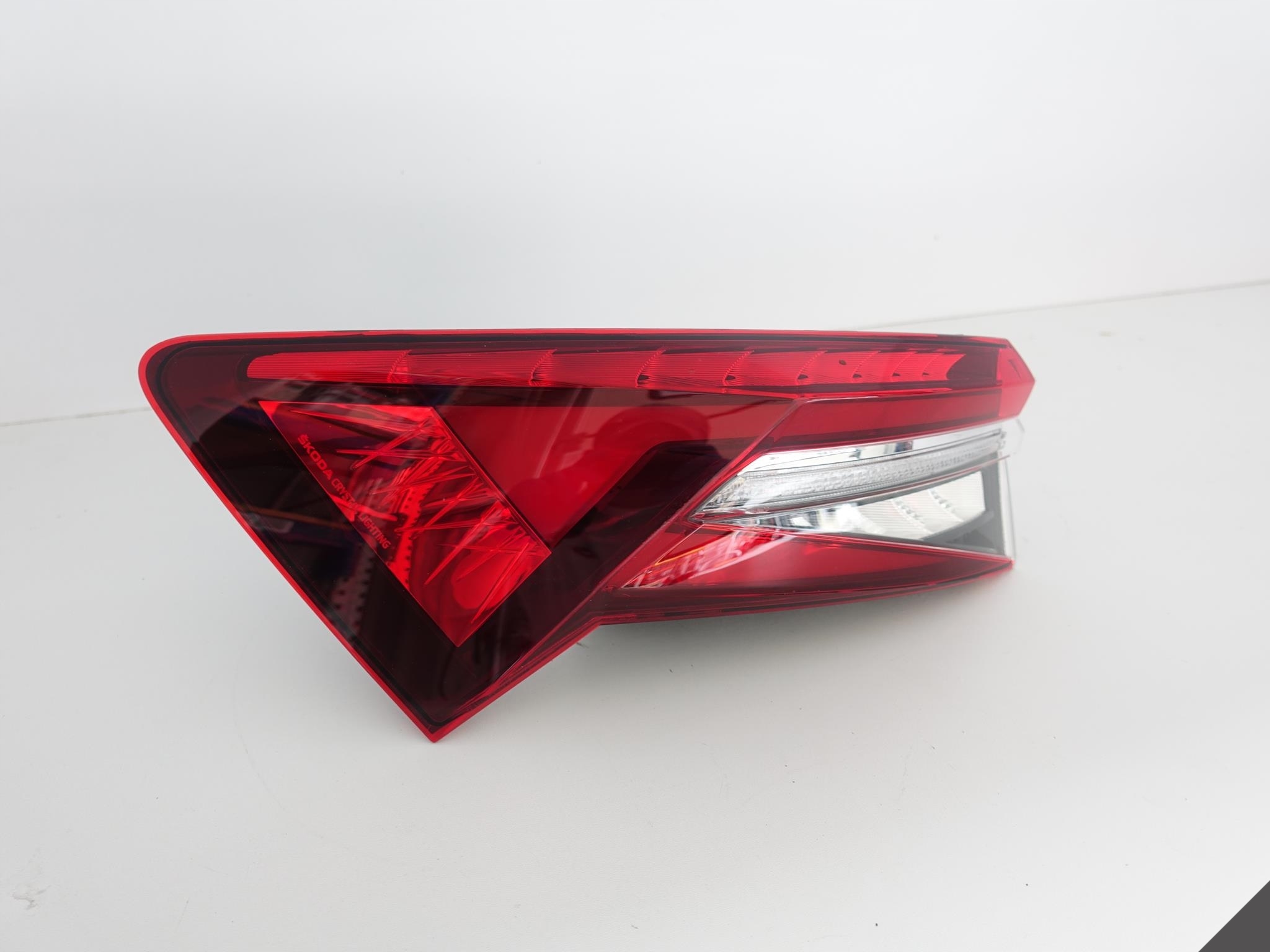 SKODA KODIAQ GT COUPE LAMPA LED CRYSTAL LIGHTING L SKODA KODIAQ GT COUPE LAMPA LED CRYSTAL LIGHTING L - obrazek 2