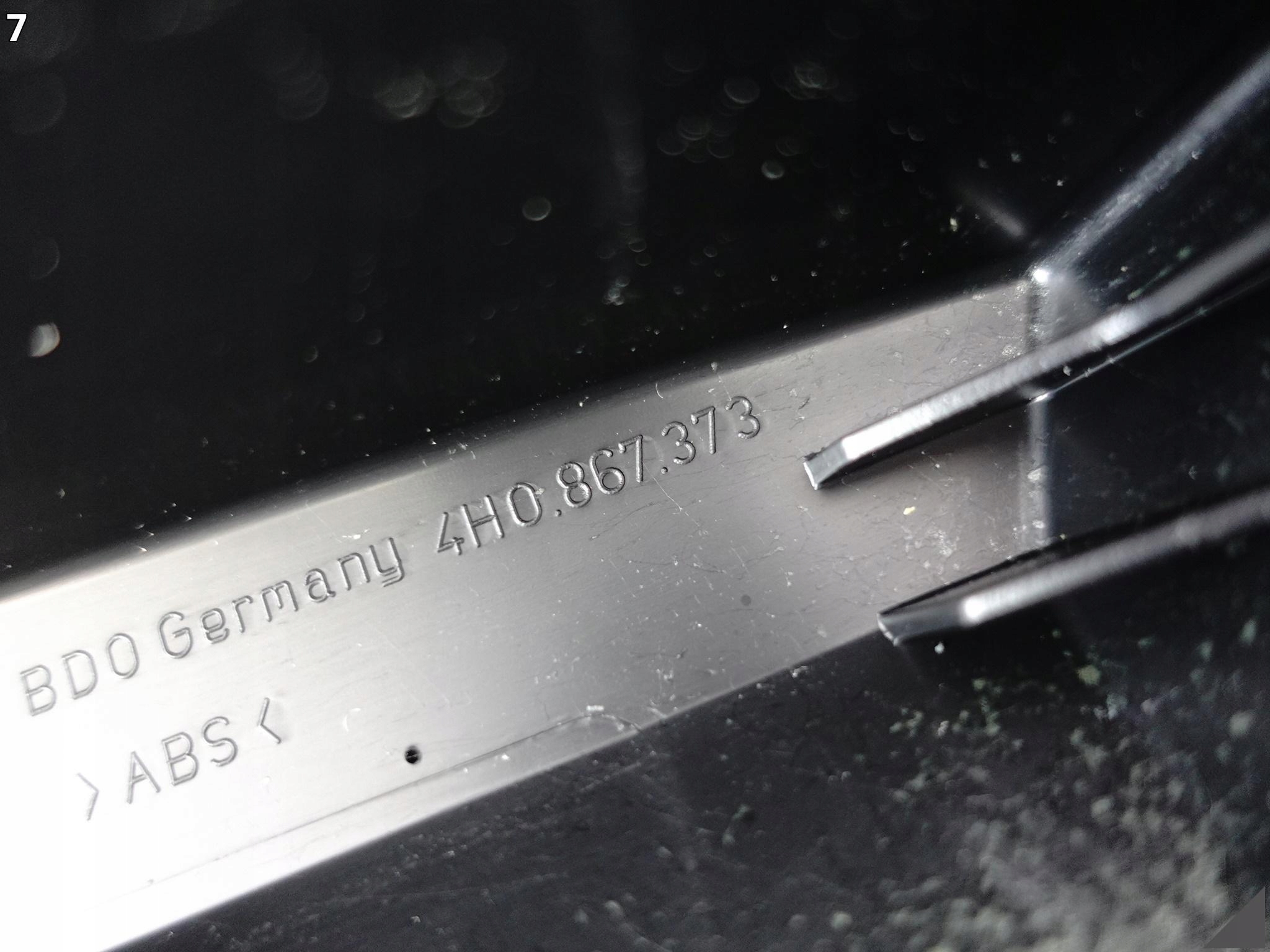 AUDI A8 S8 4H0 D4 09-17 PODŁOKIETNIK DRZWI LEWY TYŁ SKÓRA SOUL LONG AUDI A8 S8 4H0 D4 09-17 PODŁOKIETNIK DRZWI LEWY TYŁ SKÓRA SOUL LONG - obrazek 8
