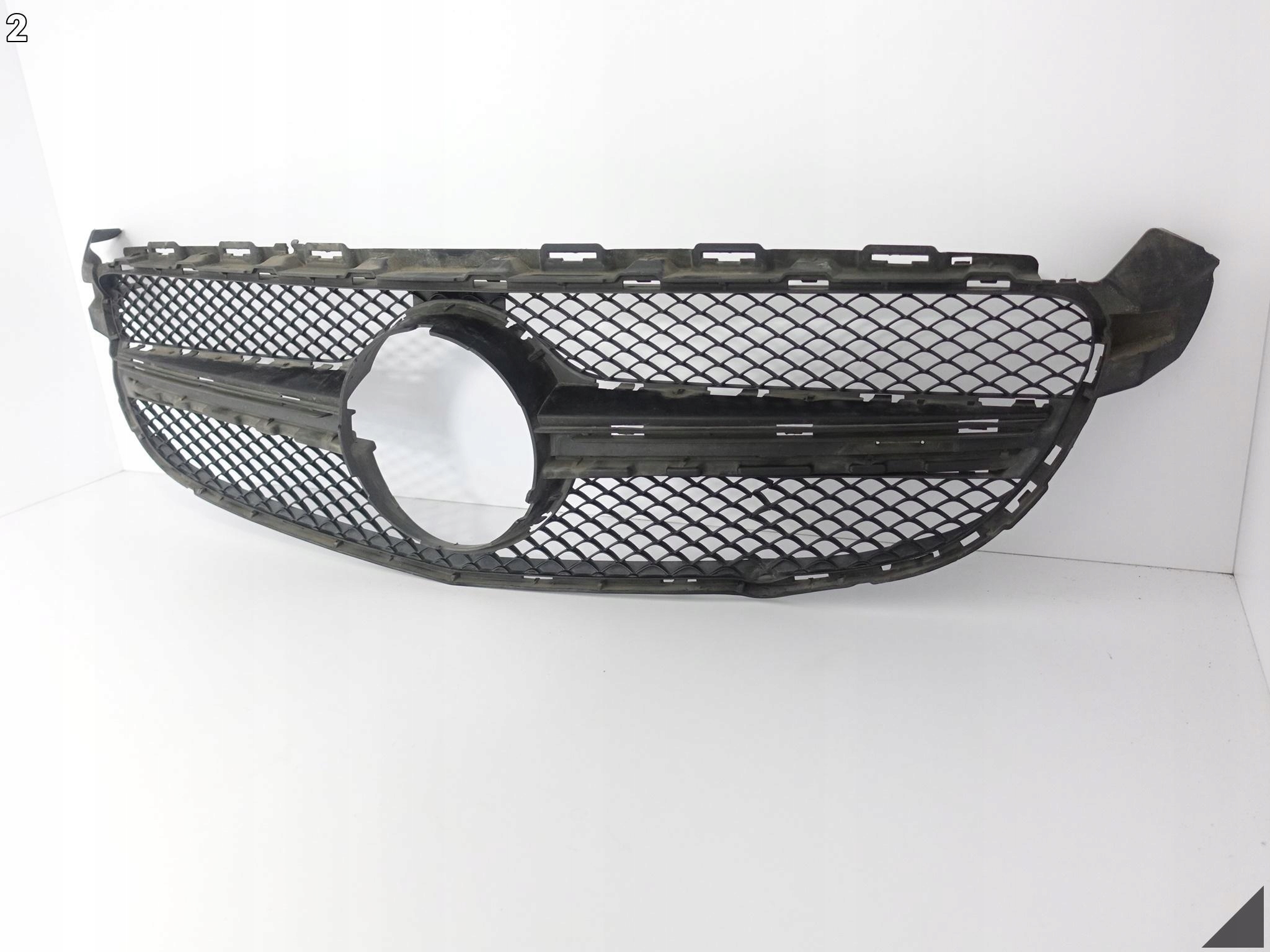 MERCEDES C-KLASA W205 63 C63 AMG 14-21 GRILL ATRAPA KRATKA W ZDERZAK MERCEDES C-KLASA W205 63 C63 AMG 14-21 GRILL ATRAPA KRATKA W ZDERZAK - obrazek 3