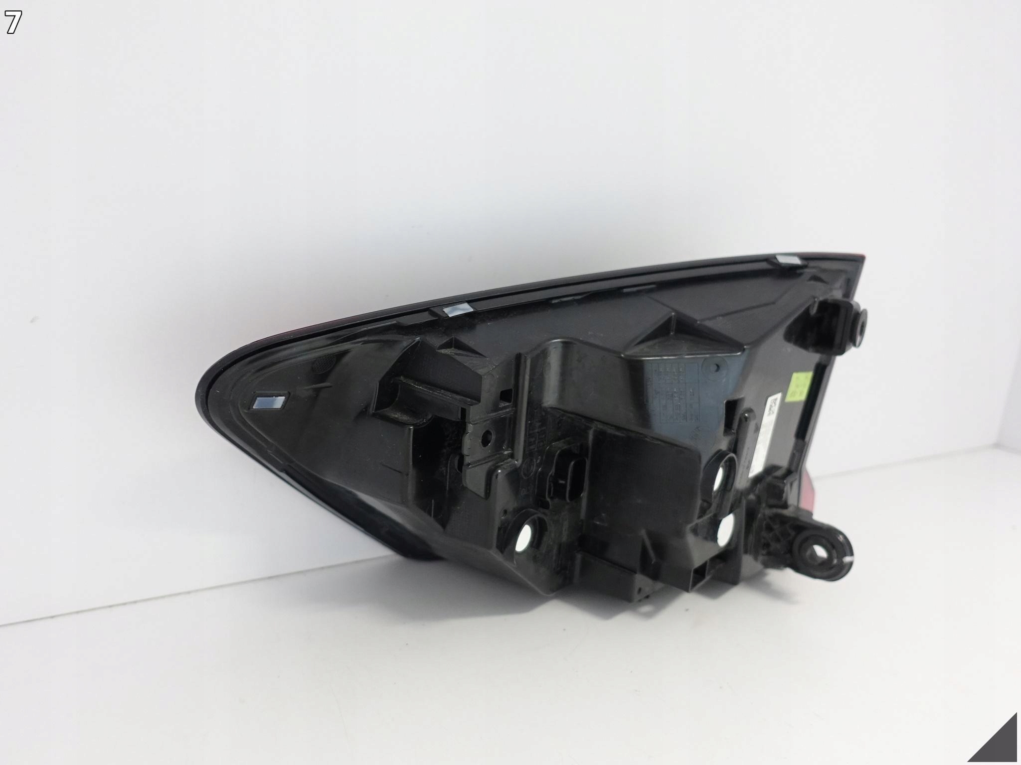BMW X1 U11 22- LAMPA LED W BŁOTNIK PRAWA TYŁ EUROPA HIGH 9465352 BMW X1 U11 22- LAMPA LED W BŁOTNIK PRAWA TYŁ EUROPA HIGH 9465352 - obrazek 8