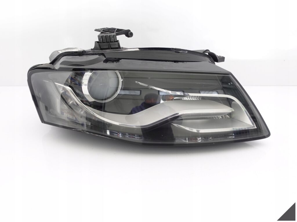 AUDI A4 S4 8K0 B8 07-11 LAMPA XENON+LED NIESKRĘTNA