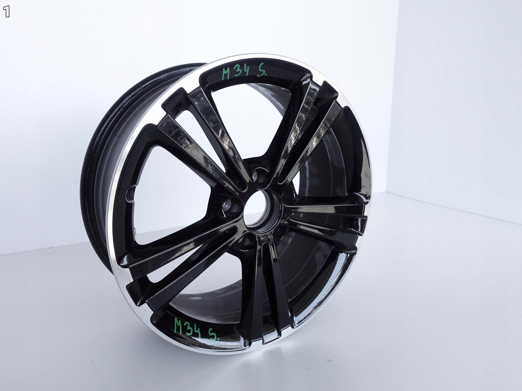 MERCEDES A-KLASA W177 FELGA 7,5JX18 ET49 5X112 MERCEDES A-KLASA W177 FELGA 7,5JX18 ET49 5X112 - obrazek 2