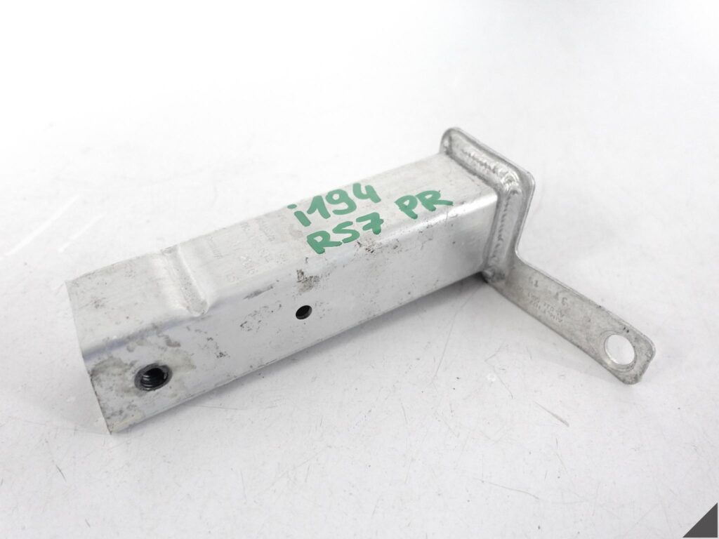 AUDI RS7 S7 A7 4G8 A6 S6 4G0 C7 10-18 WSPORNIK BELKA PASA PRZEDNIEGO PRAWY AUDI RS7 S7 A7 4G8 A6 S6 4G0 C7 10-18 WSPORNIK BELKA PASA PRZEDNIEGO PRAWY