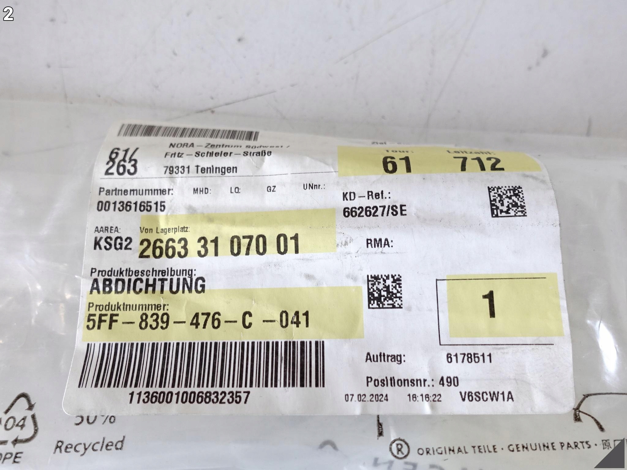 CUPRA FORMENTOR 5FF 21- LISTWA ZGARNIAJĄCA SZYBY DRZWI PRAWA TYŁ 5FF839476C CUPRA FORMENTOR 5FF 21- LISTWA ZGARNIAJĄCA SZYBY DRZWI PRAWA TYŁ 5FF839476C - obrazek 3