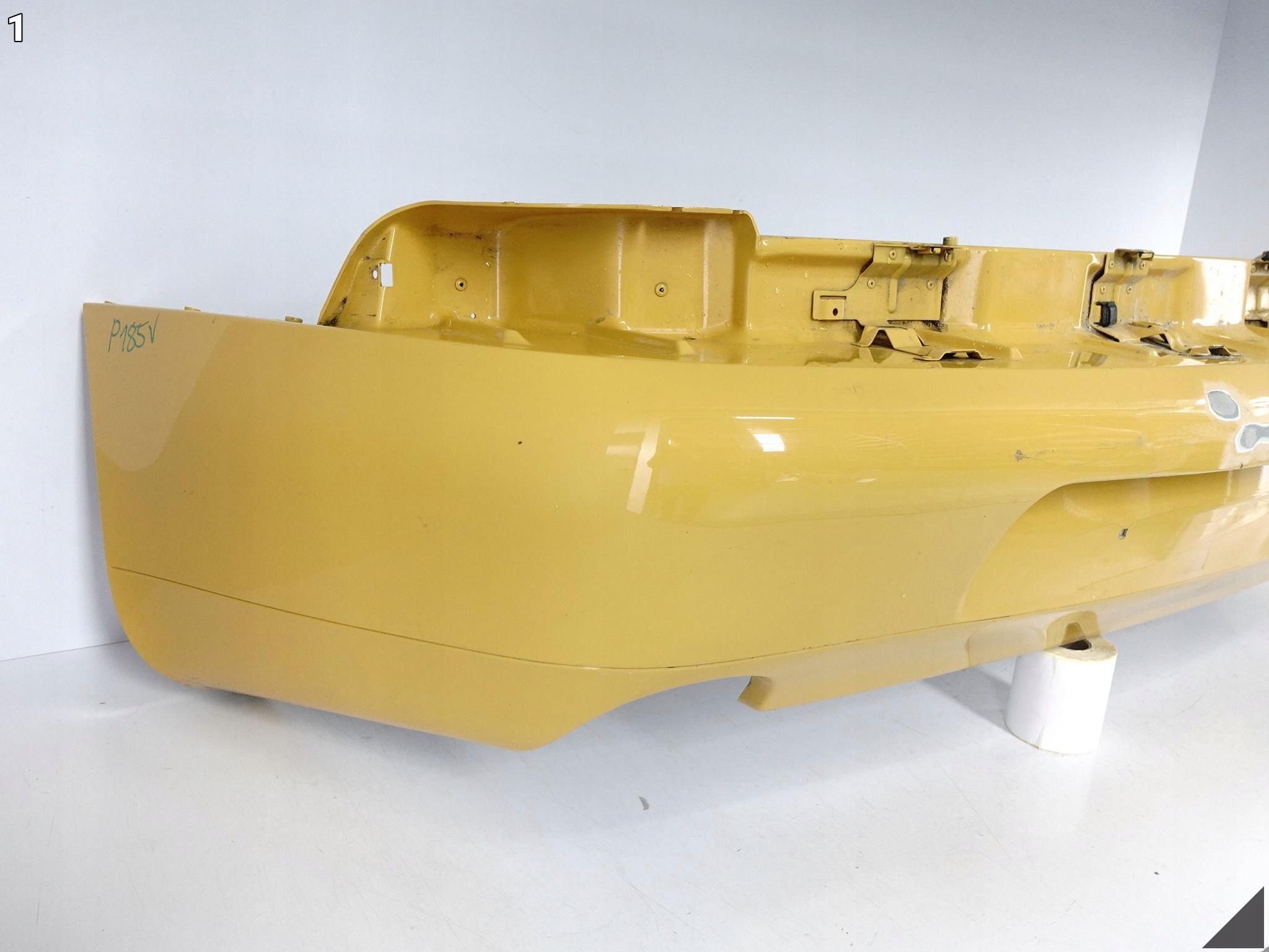 PORSCHE 911 993 1994-1998 Carrera 2 / C4 / Targa ZDERZAK TYŁ TYLNY EUROPA PORSCHE 911 993 1994-1998 Carrera 2 / C4 / Targa ZDERZAK TYŁ TYLNY EUROPA - obrazek 2