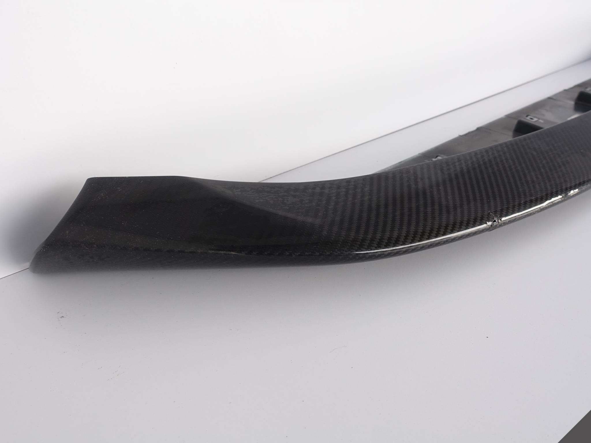 MASERATI LEVANTE TROFEO GTS LIFT CARBON SPOILER MASERATI LEVANTE TROFEO GTS LIFT CARBON SPOILER - obrazek 3