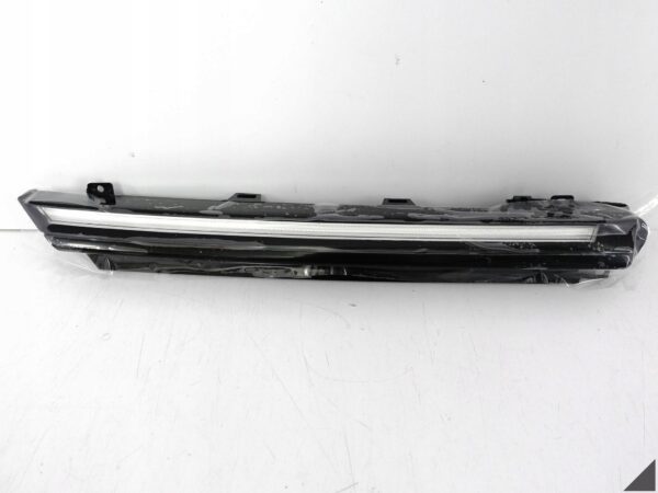 VW GOLF 8 VIII 5H0 19- GRILL ATRAPA LED DRL LISTWA OZDOBNA PODŚWIETLANE R VW GOLF 8 VIII 5H0 19- GRILL ATRAPA LED DRL LISTWA OZDOBNA PODŚWIETLANE R