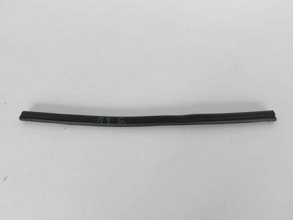 MERCEDES ML W166 USZCZELKA PRAWA LEWA PASA PRZÓD