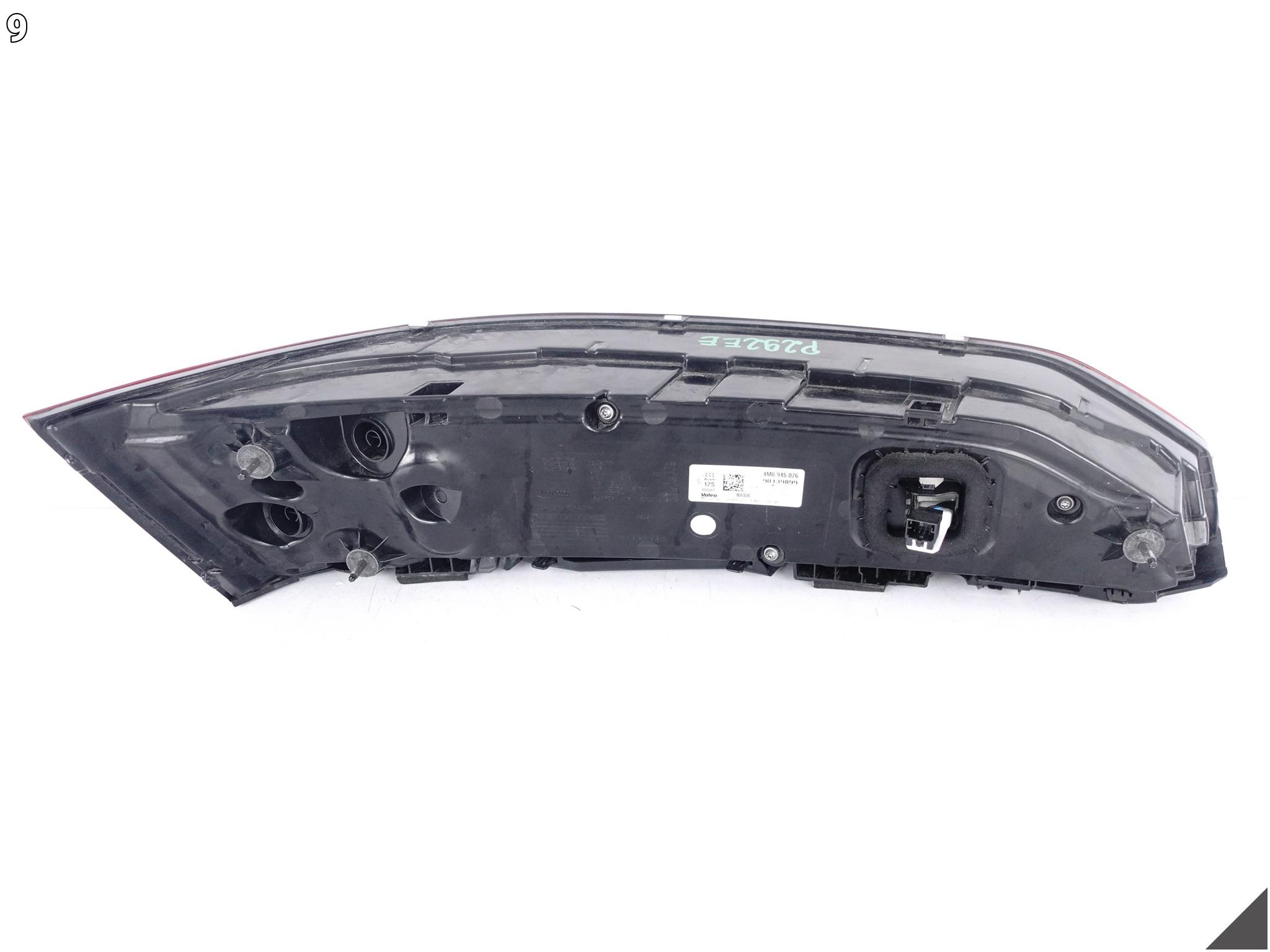 AUDI Q7 II 4M0 LIFT 19-24 LAMPA LED W KLAPĘ BAGAŻNIKA PRAWA TYŁ BASIC AUDI Q7 II 4M0 LIFT 19-24 LAMPA LED W KLAPĘ BAGAŻNIKA PRAWA TYŁ BASIC - obrazek 10