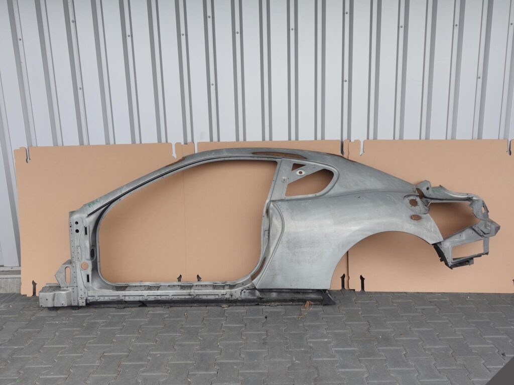 MASERATI GRANTURISMO BŁOTNIK TYŁ LEWY SŁUPEK BOK P MASERATI GRANTURISMO BŁOTNIK TYŁ LEWY SŁUPEK BOK P