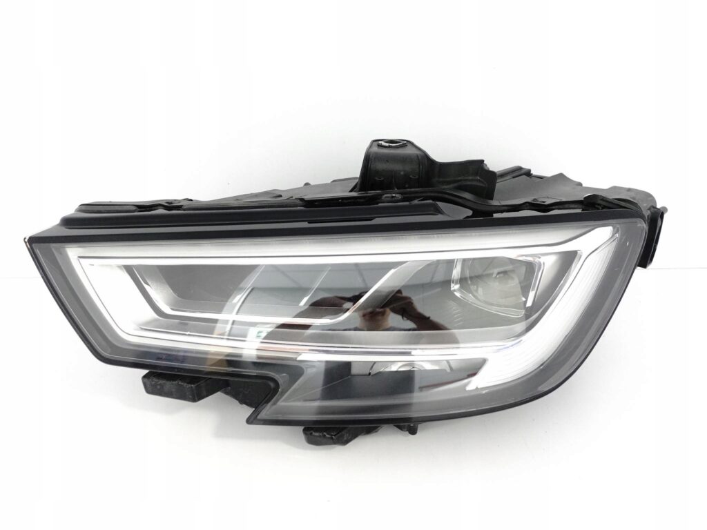 AUDI A3 RS3 S3 8V0 LIFT 16-20 LAMPA LEWA MATRIX FULL LED EU