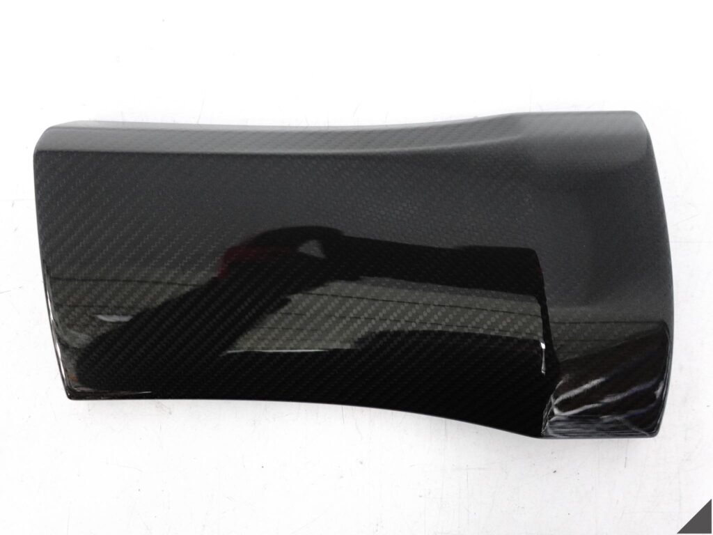 ASTON MARTIN DBX 20- DOLNA LISTWA NAKŁADKA PRÓG BŁOTNIK PRAWA PRZÓD CARBON ASTON MARTIN DBX 20- DOLNA LISTWA NAKŁADKA PRÓG BŁOTNIK PRAWA PRZÓD CARBON