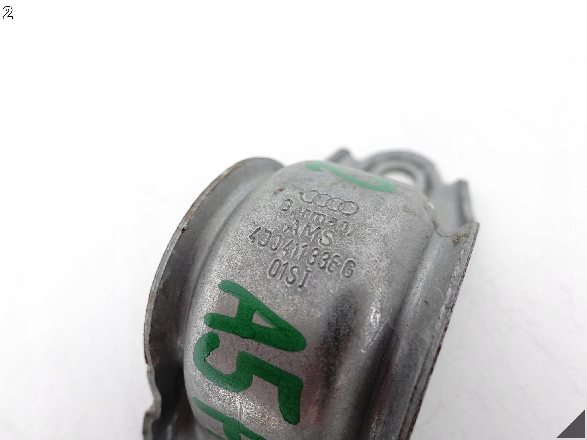 AUDI A5 S5 8W6 F5 A4 S4 8W0 B9 MOCOWANIE UCHWYT STABILIZATORA L=R AUDI A5 S5 8W6 F5 A4 S4 8W0 B9 MOCOWANIE UCHWYT STABILIZATORA L=R - obrazek 3