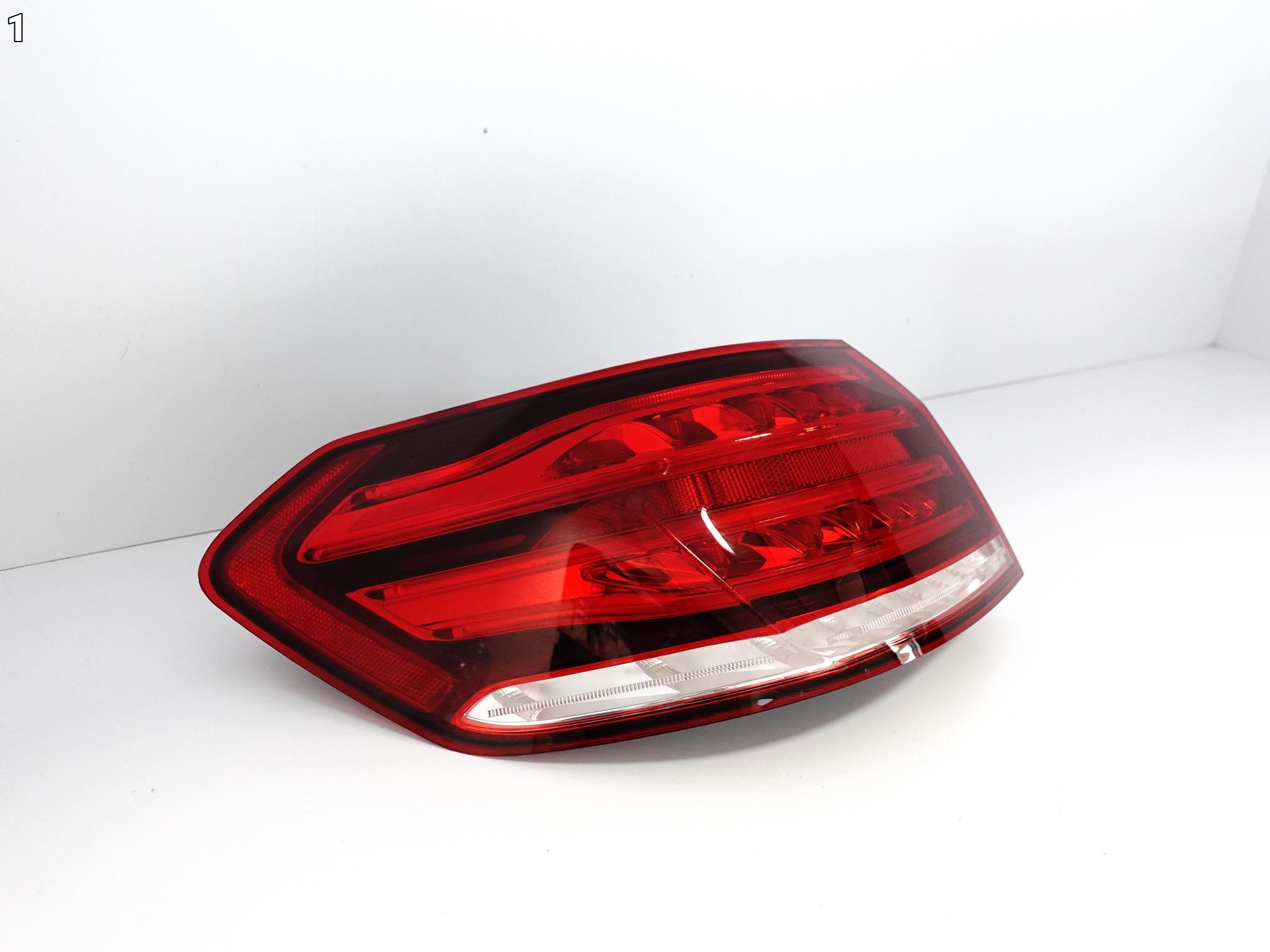 MERCEDES E-KLASA W212 SEDAN LIFT MOPF 12-16 LAMPA LED LEWA TYŁ EU MERCEDES E-KLASA W212 SEDAN LIFT MOPF 12-16 LAMPA LED LEWA TYŁ EU - obrazek 2