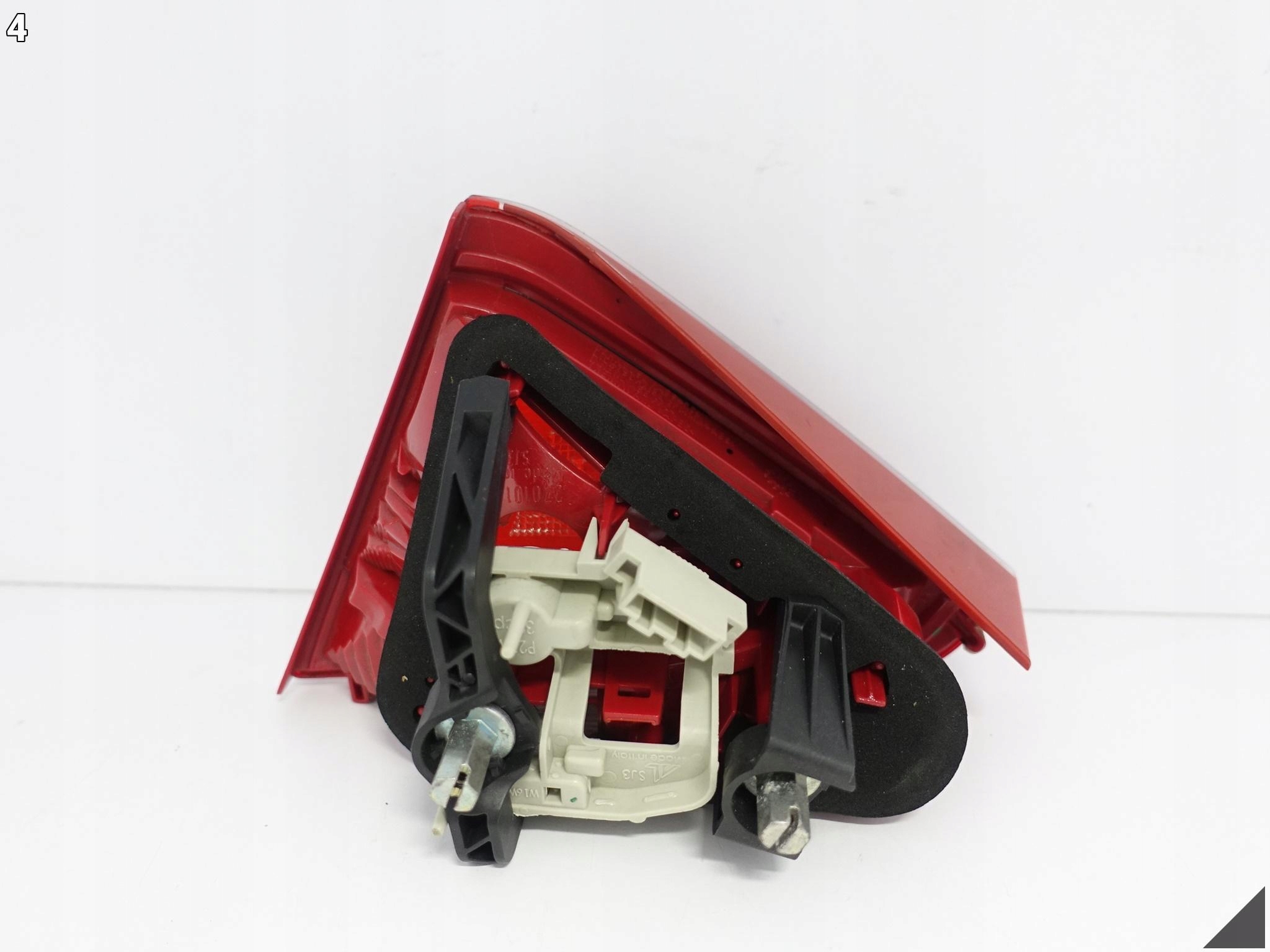 AUDI A5 S5 RS5 8T0 07-11 LAMPA W KLAPE BAGAŻNIKA LEWA TYŁ ZWYKŁA 8T0945093 AUDI A5 S5 RS5 8T0 07-11 LAMPA W KLAPE BAGAŻNIKA LEWA TYŁ ZWYKŁA 8T0945093 - obrazek 5