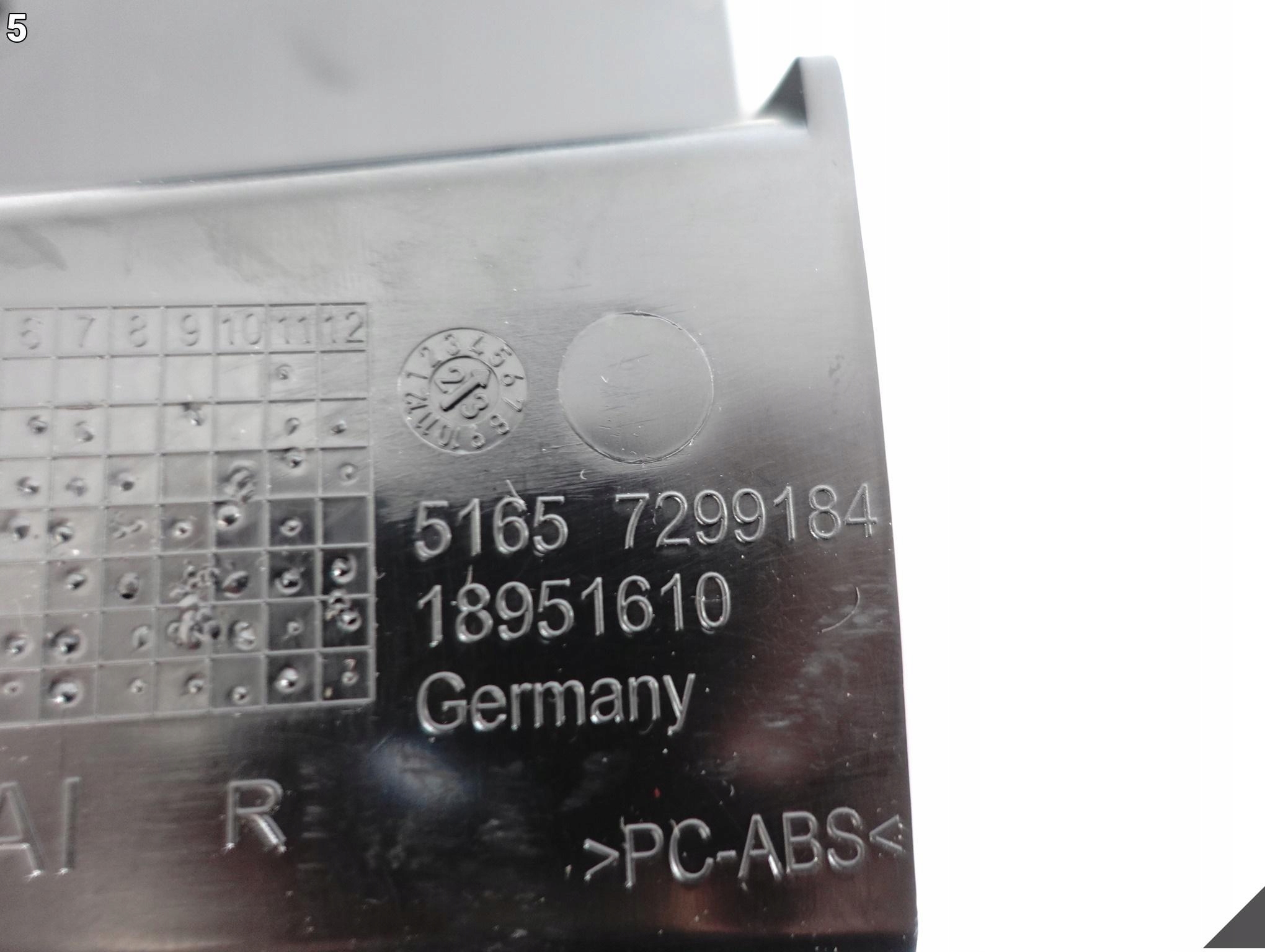 BMW i3 I01 LCI LIFT 13-22 ŚLIZG BŁOTNIKA WSPORNIK MOCOWANIE PRAWY PRZÓD BMW i3 I01 LCI LIFT 13-22 ŚLIZG BŁOTNIKA WSPORNIK MOCOWANIE PRAWY PRZÓD - obrazek 6