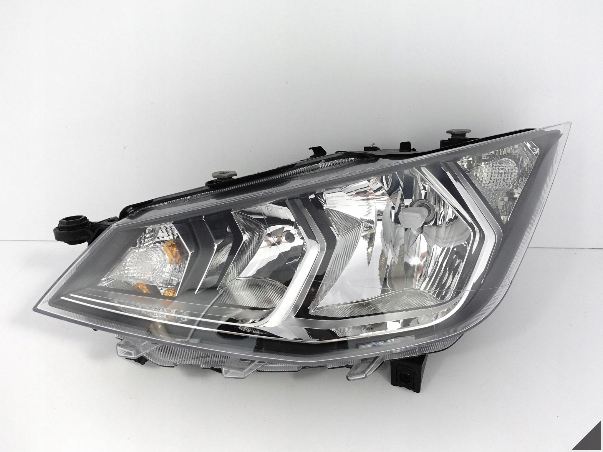 SEAT IBIZA V 5 6F1 ARONA 17- LAMPA ZWYKŁA HALOGEN H7 LEWE PRZÓD EUROPA SEAT IBIZA V 5 6F1 ARONA 17- LAMPA ZWYKŁA HALOGEN H7 LEWE PRZÓD EUROPA