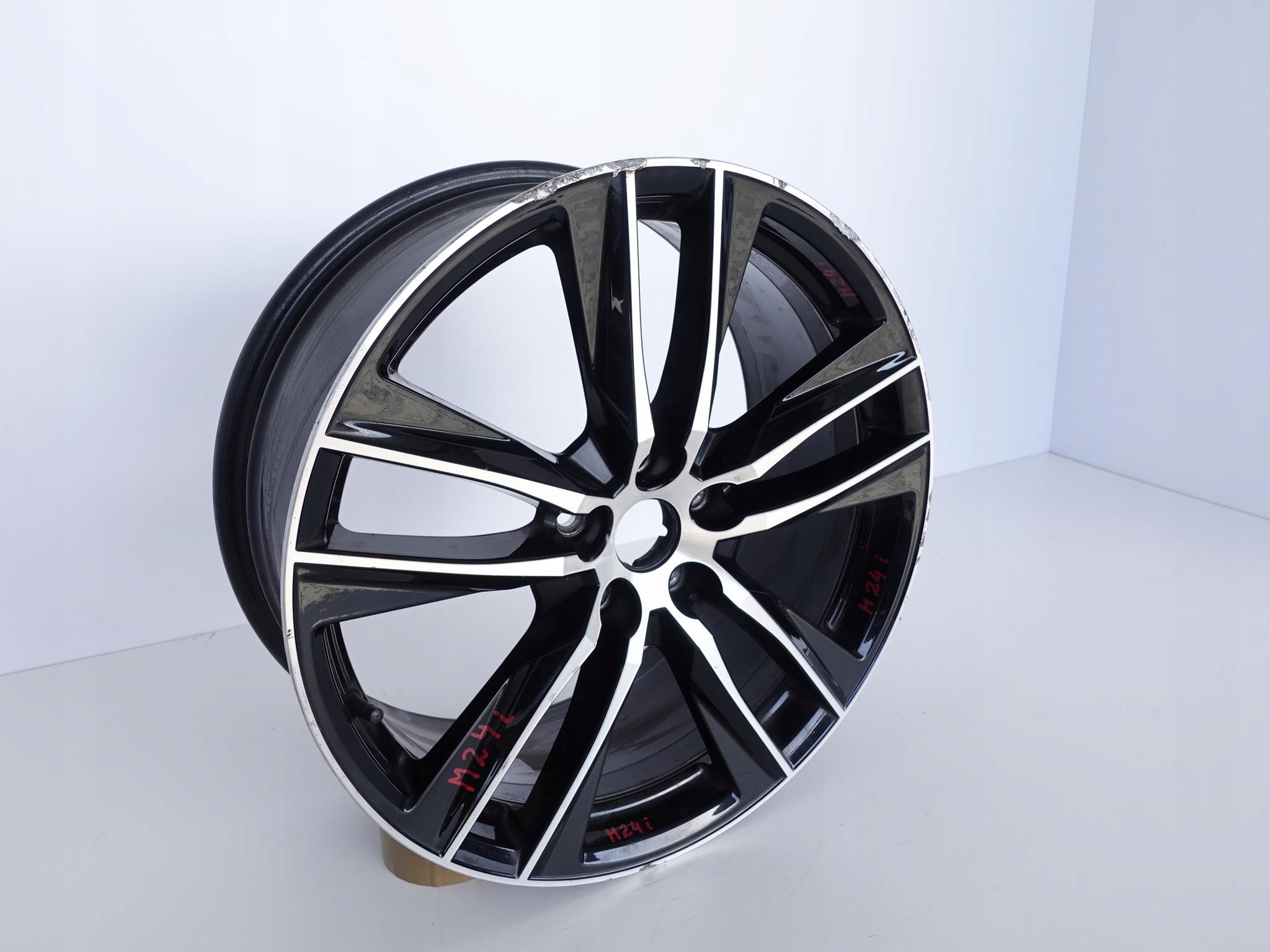 SEAT LEON III CUPRA FR 5F0 FELGA 8JX19 ET50 5X112 SEAT LEON III CUPRA FR 5F0 FELGA 8JX19 ET50 5X112 - obrazek 2