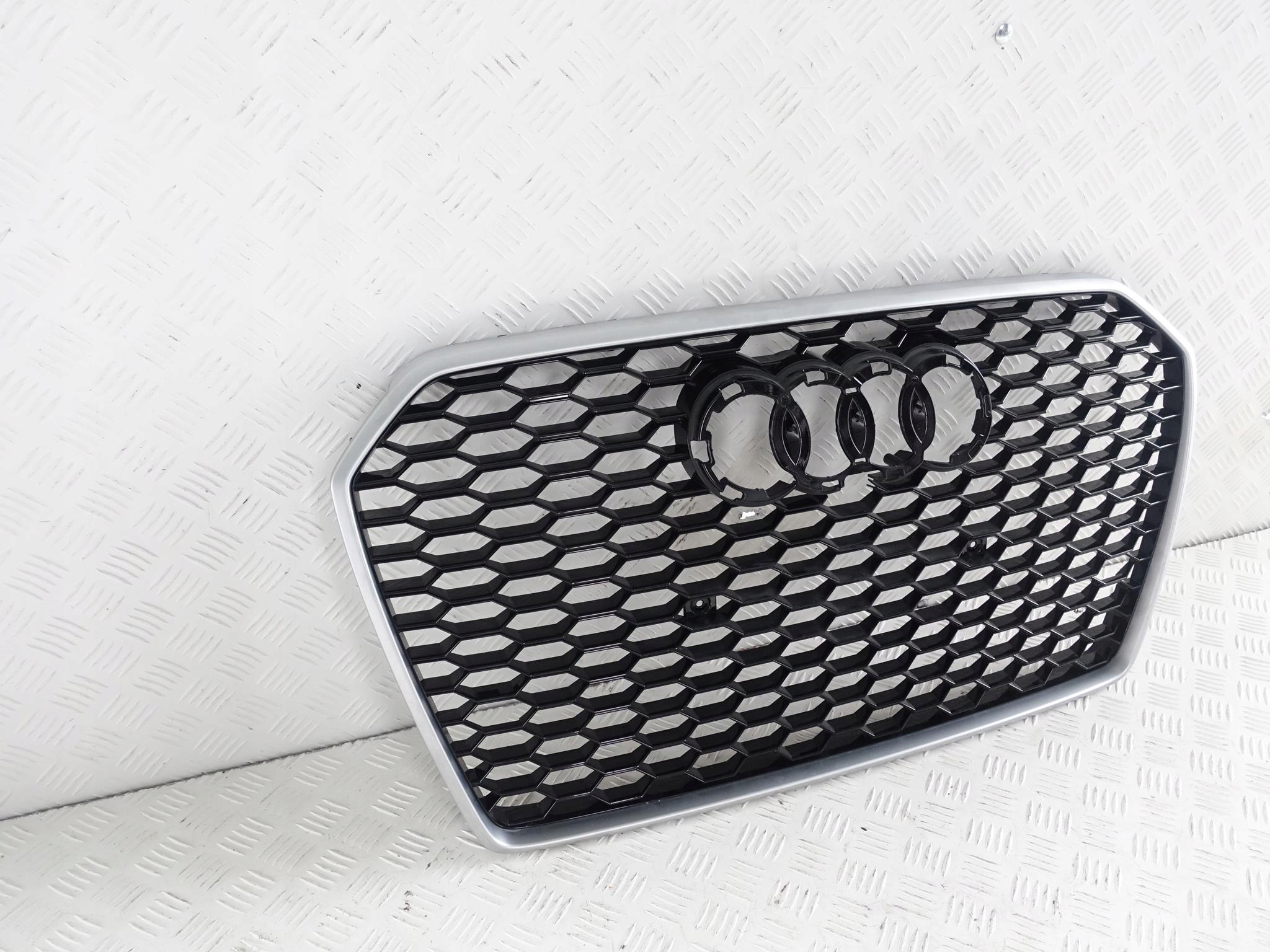 AUDI RS6 4G0 C7 LIFT 14-18 GRILL ATRAPA PRZÓD AUDI RS6 4G0 C7 LIFT 14-18 GRILL ATRAPA PRZÓD - obrazek 2
