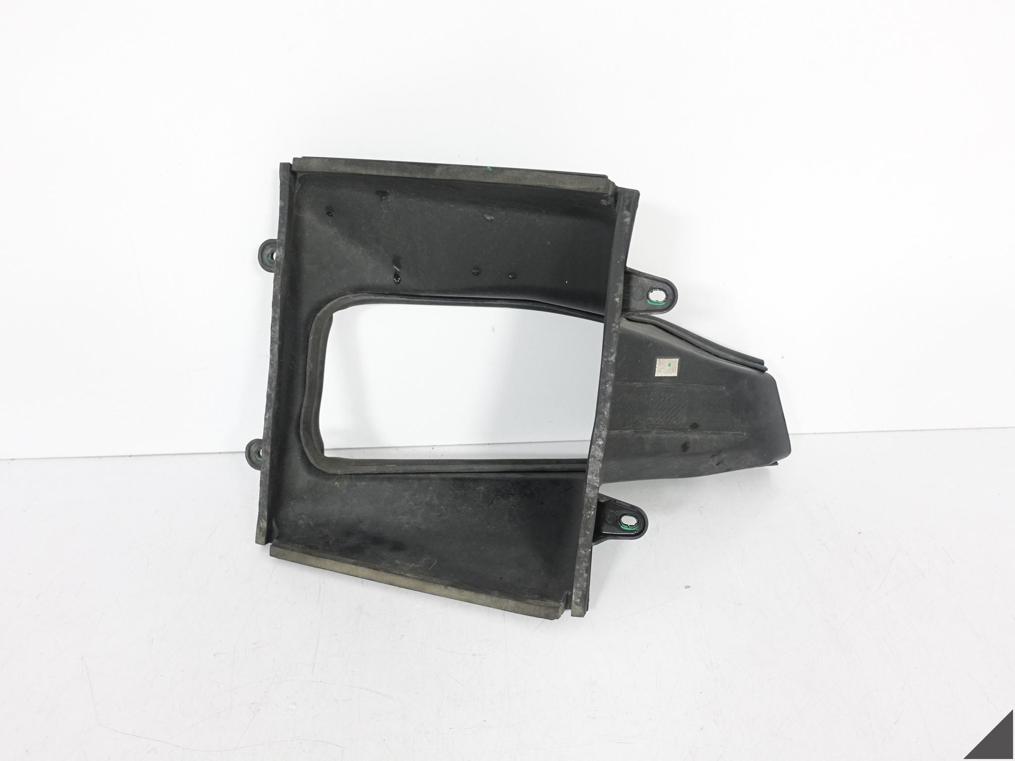 MASERATI QUATTROPORTE VI 6 LIFT 17-23 WLOT KIEROWNICA POWIETRZA LEWA PRZÓD MASERATI QUATTROPORTE VI 6 LIFT 17-23 WLOT KIEROWNICA POWIETRZA LEWA PRZÓD