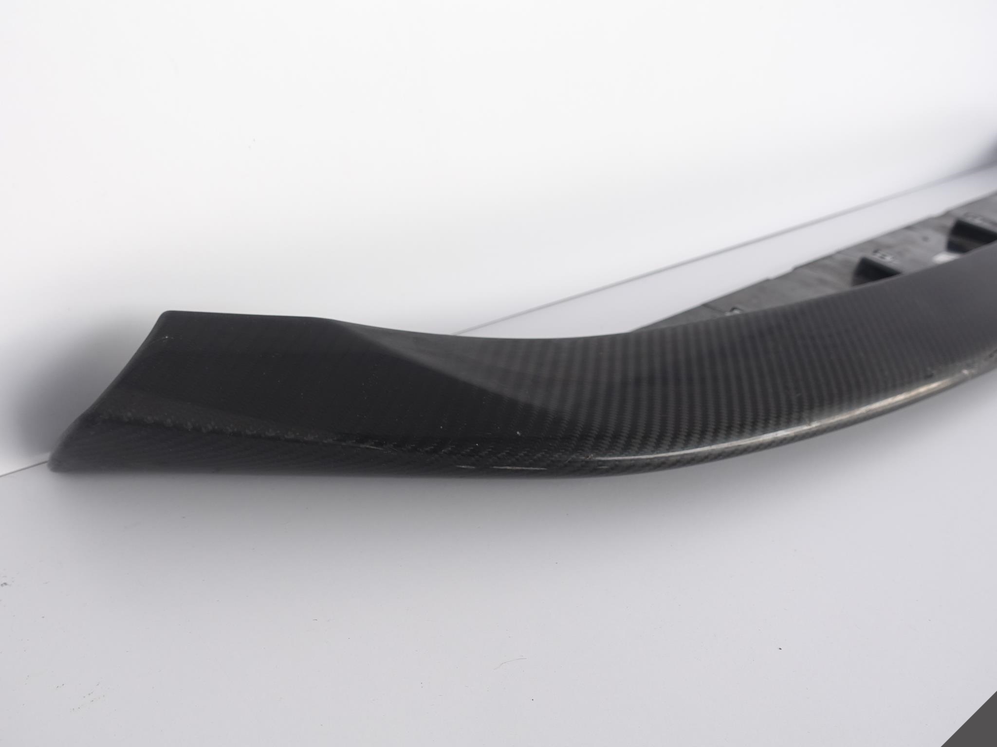 MASERATI LEVANTE TROFEO GTS LIFT CARBON SPOILER MASERATI LEVANTE TROFEO GTS LIFT CARBON SPOILER - obrazek 3