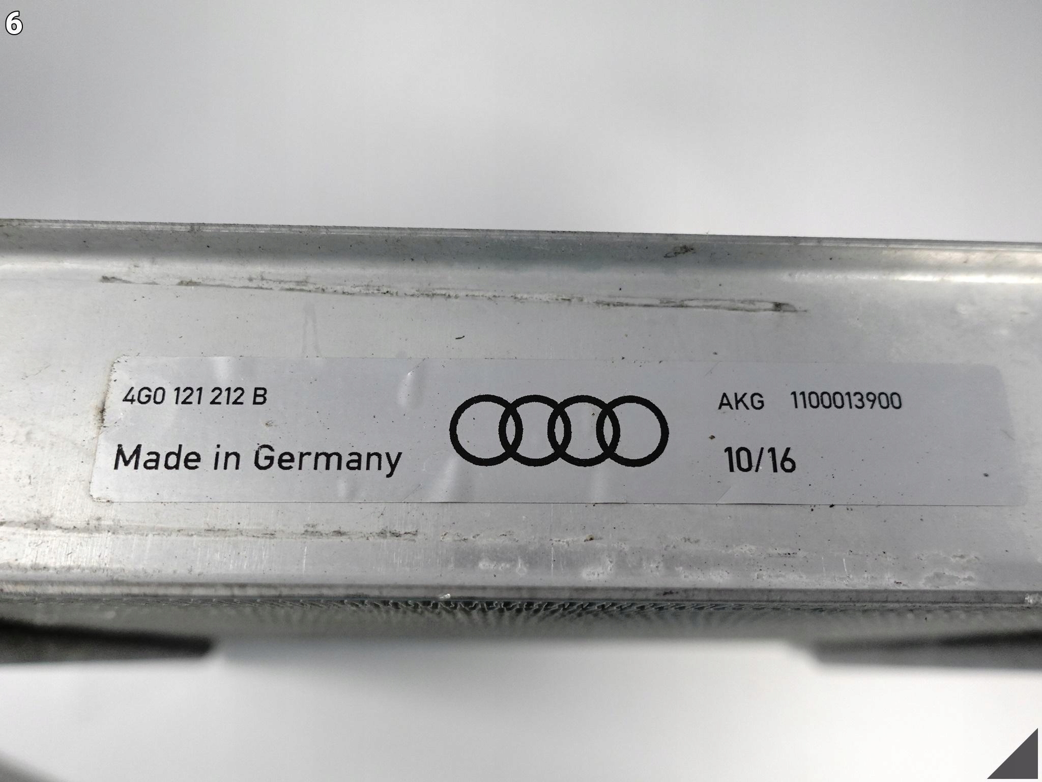 AUDI RS7 4G8 RS6 4G0 14-18 DODATKOWA CHŁODNICA WODY PRZEWÓD ODPOWIETRZAJĄCY AUDI RS7 4G8 RS6 4G0 14-18 DODATKOWA CHŁODNICA WODY PRZEWÓD ODPOWIETRZAJĄCY - obrazek 7