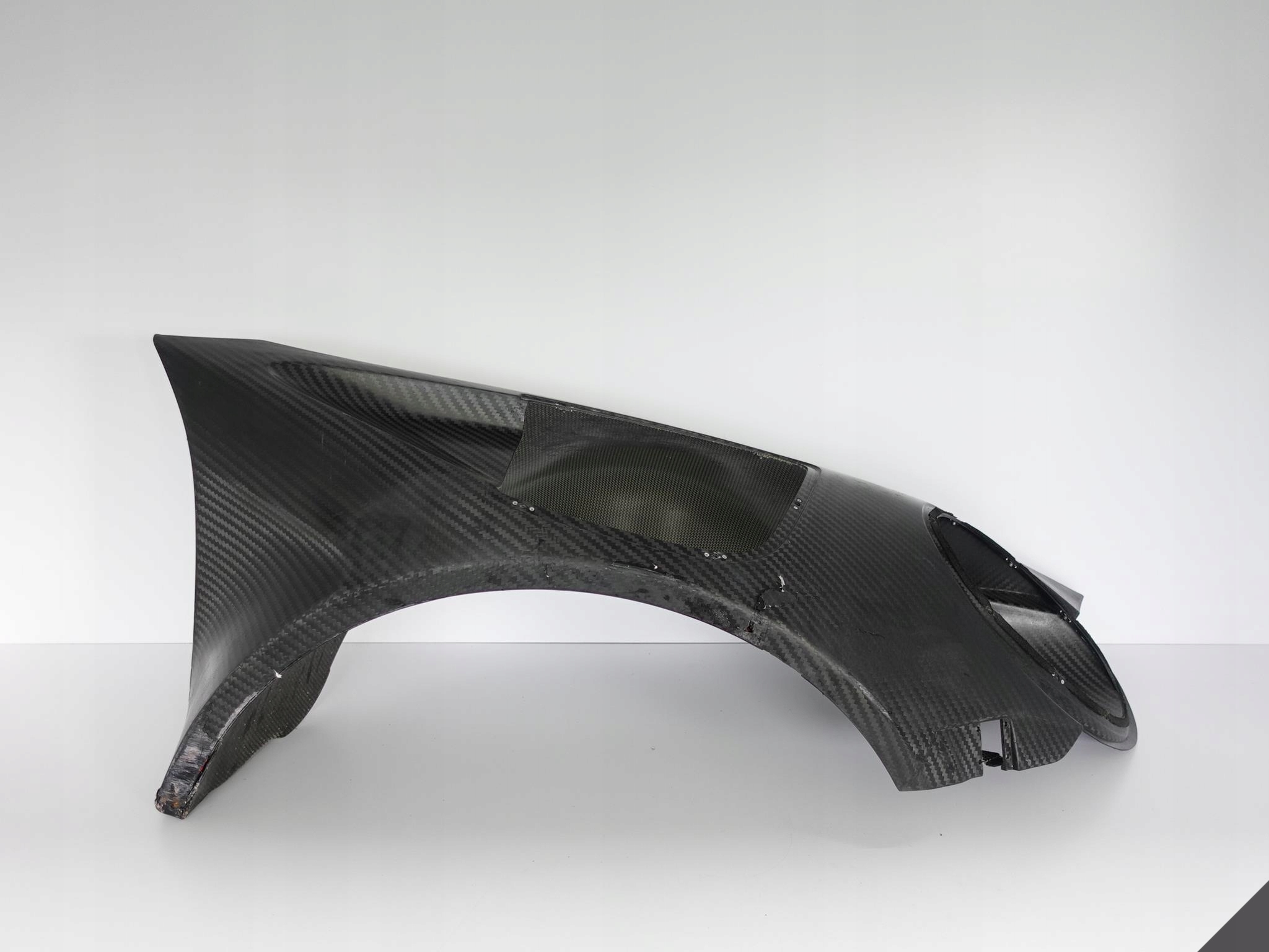 PORSCHE 991 GT3R CARBON BŁOTNIK PRAWY *RARYTAS* PORSCHE 991 GT3R CARBON BŁOTNIK PRAWY *RARYTAS*