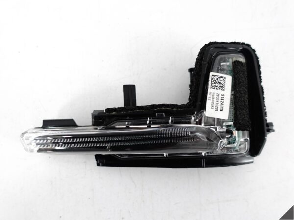 VOLVO XC60 XC90 II S90 V90 KIERUNKOWSKAZ MIGACZ W LUSTERKO LED PRAWY