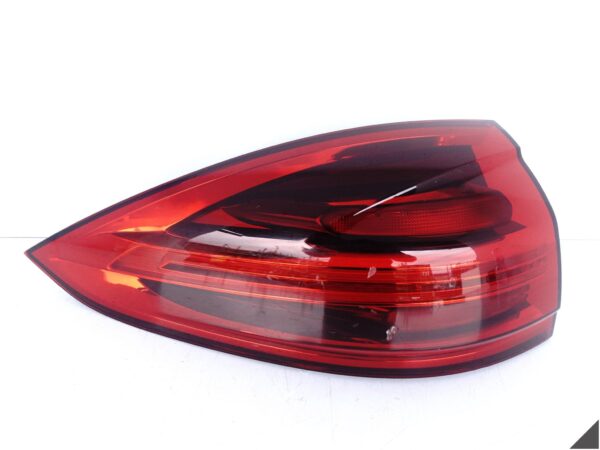 PORSCHE CAYENNE II 7P5 LIFT 14-18 LAMPA LED W BŁOTNIK LEWA TYŁ EU PORSCHE CAYENNE II 7P5 LIFT 14-18 LAMPA LED W BŁOTNIK LEWA TYŁ EU
