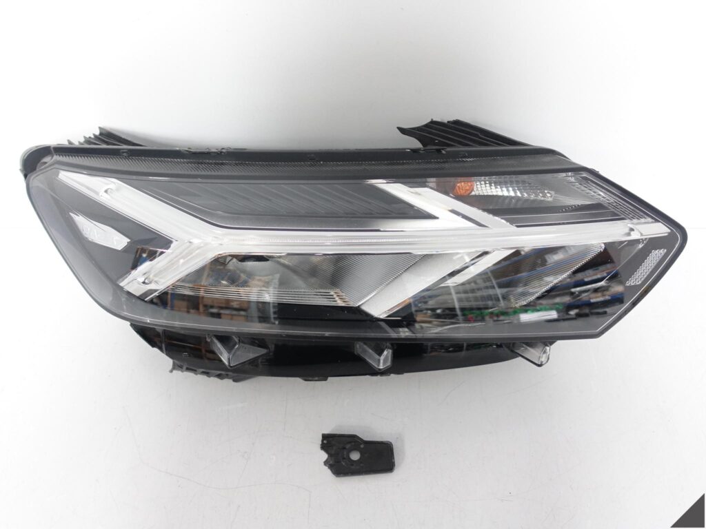 DACIA SANDERO LOGAN III JOGGER 20- LAMPA ZWYKŁA HALOGEN + LED PRAWA PRZÓD