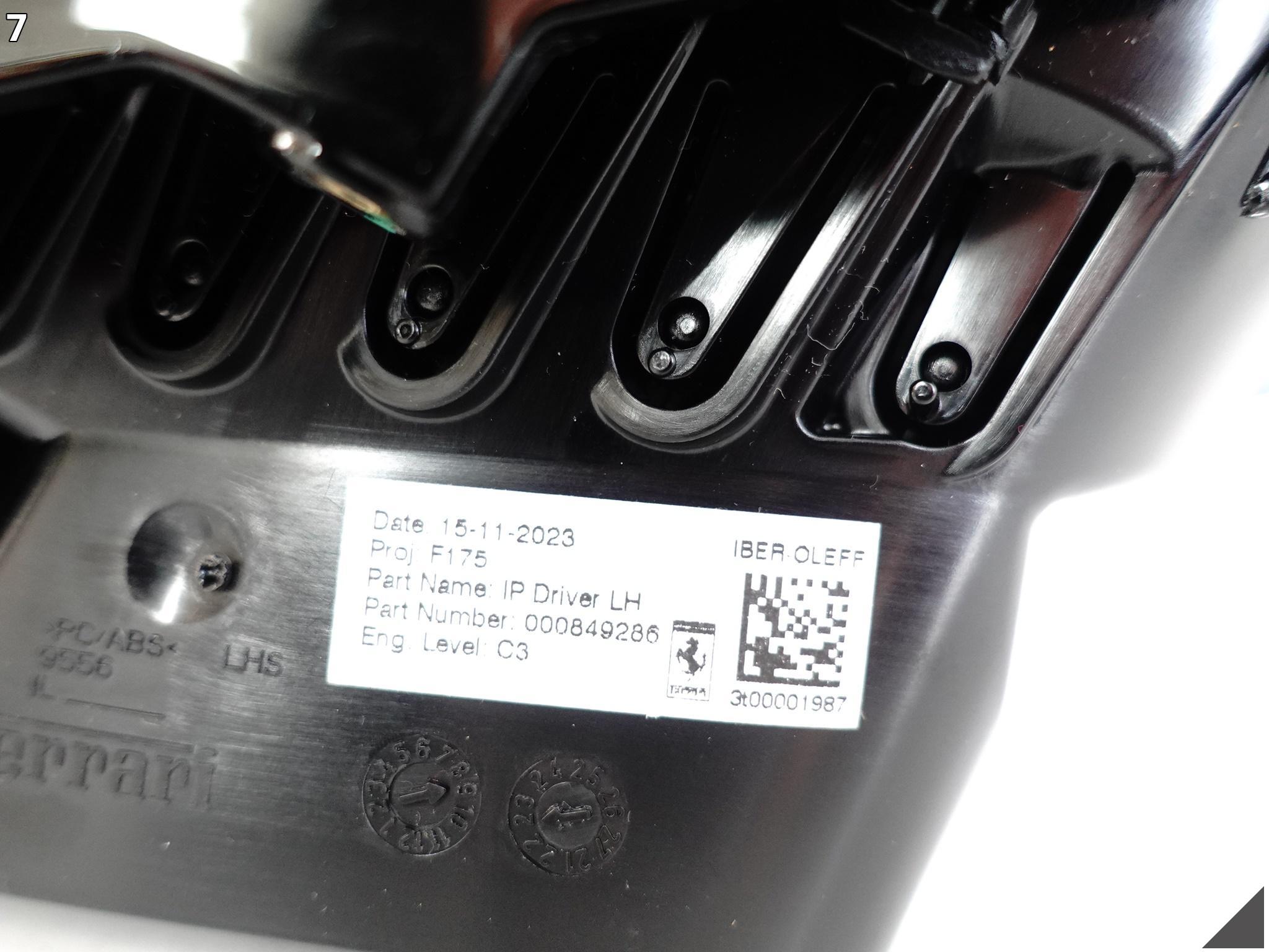FERRARI PUROSANGUE F175 23- KRATKA NAWIEWU LEWA KOKPIT OSŁONA DEKOR FERRARI PUROSANGUE F175 23- KRATKA NAWIEWU LEWA KOKPIT OSŁONA DEKOR - obrazek 8