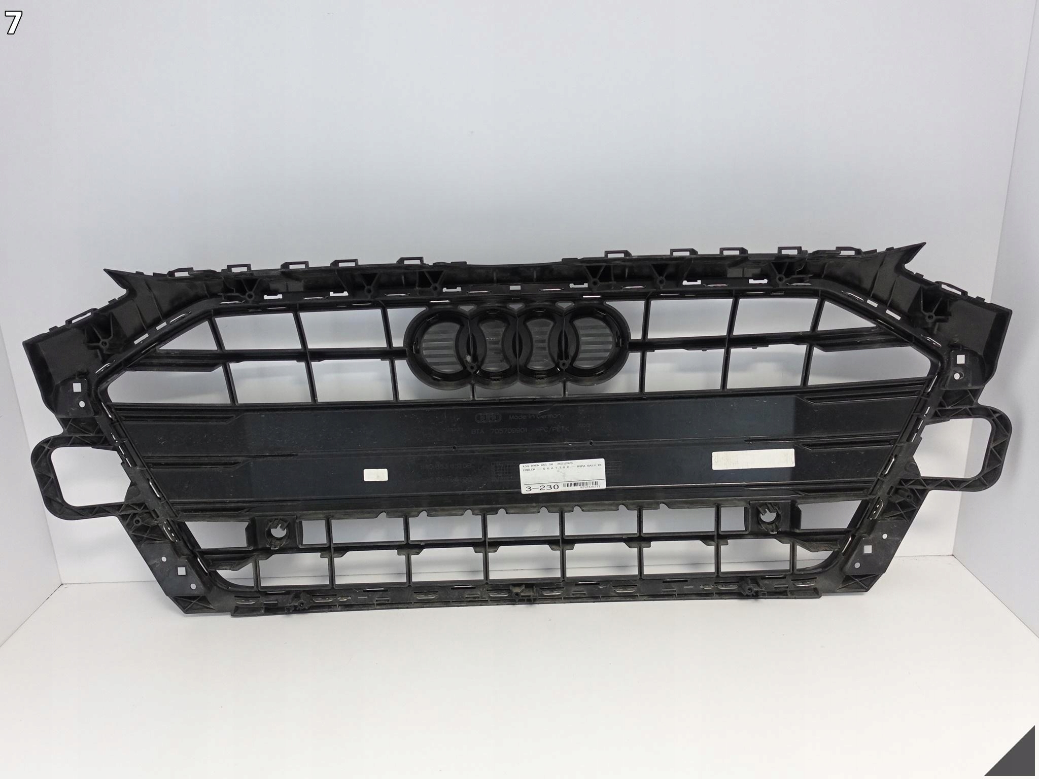 AUDI A4 B9 8W0 LIFT 19- ZWYKŁY / BASIS ZDERZAK GRILL ATRAPA PRZÓD AUDI A4 B9 8W0 LIFT 19- ZWYKŁY / BASIS ZDERZAK GRILL ATRAPA PRZÓD - obrazek 8