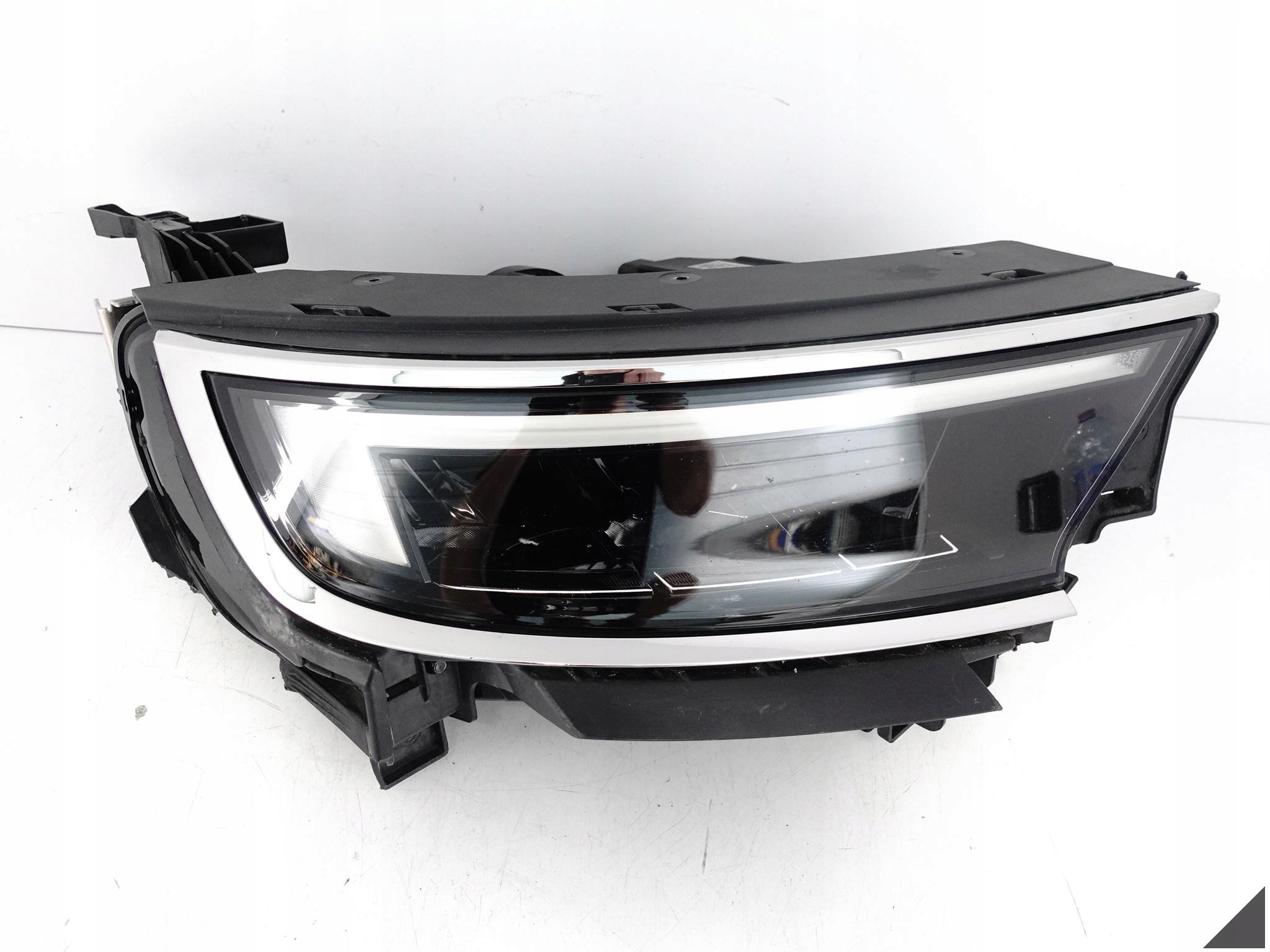 OPEL MOKKA B II 20- LAMPA FULL LED PRAWA PRZÓD EUROPA + CHROM / RAMKA OPEL MOKKA B II 20- LAMPA FULL LED PRAWA PRZÓD EUROPA + CHROM / RAMKA