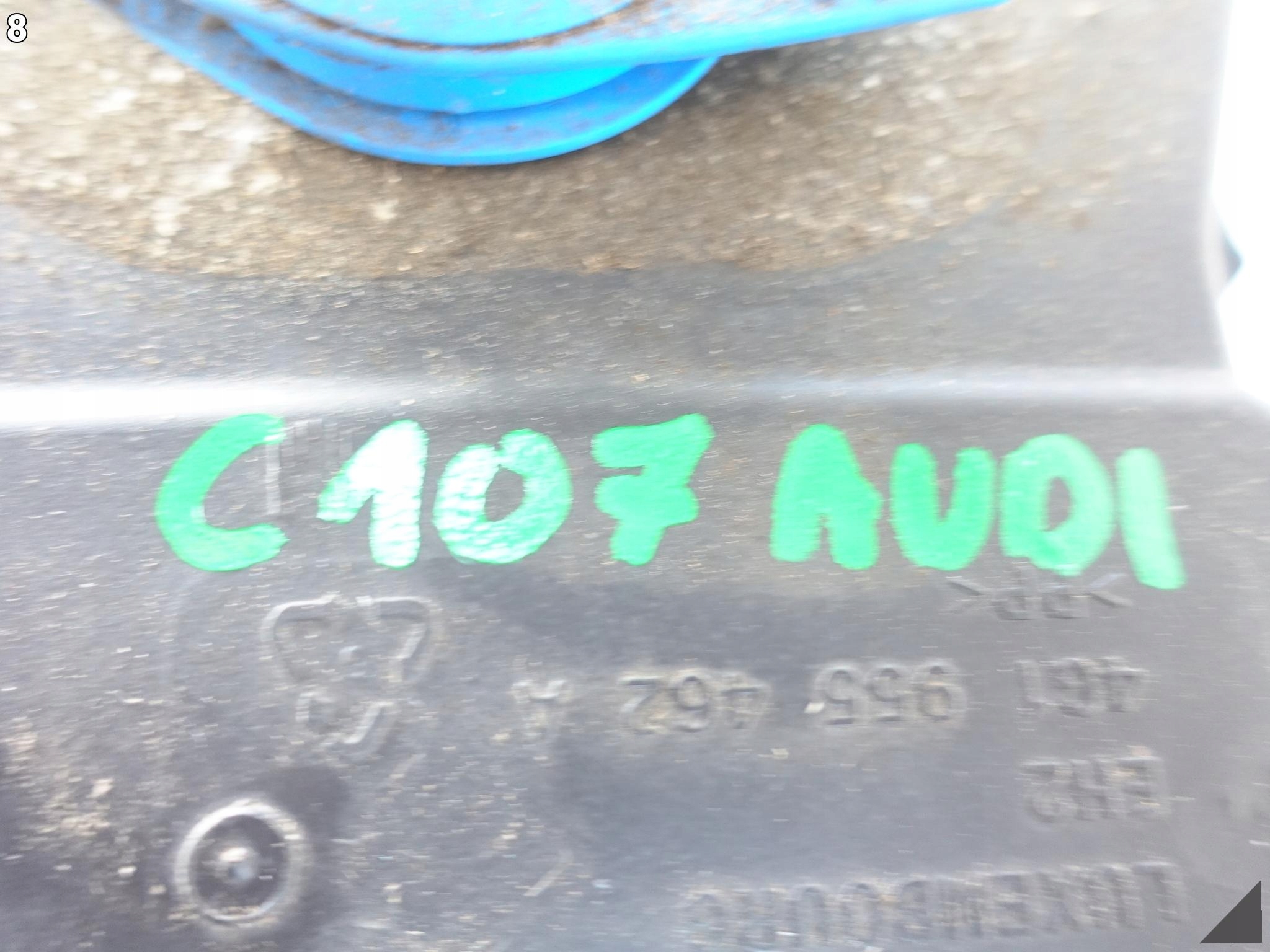 AUDI A6 S6 4G0 A7 S7 4G8 C7 LIFT 10-18 WLEW ZBIORNICZKA SPRYSKIWACZY KOREK AUDI A6 S6 4G0 A7 S7 4G8 C7 LIFT 10-18 WLEW ZBIORNICZKA SPRYSKIWACZY KOREK - obrazek 9