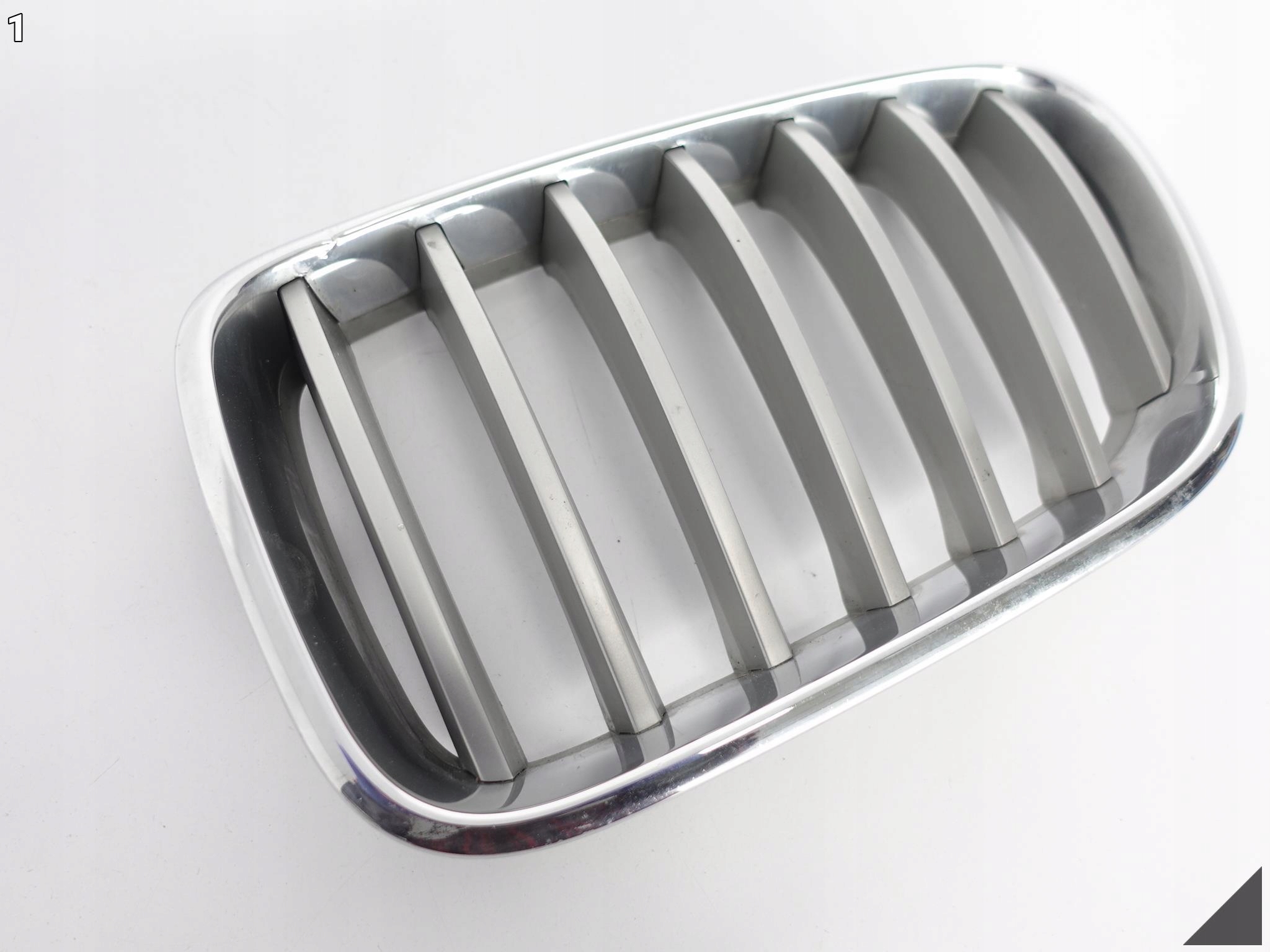 BMW X3 F25 10-14 GRILL ATRAPA NERKA LEWA PRZÓD BMW X3 F25 10-14 GRILL ATRAPA NERKA LEWA PRZÓD - obrazek 2