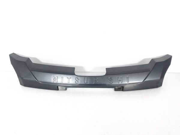 MITSUBISHI L200 V 5 LIFT 19-23 ATRAPA BLENDA GRILL LISTWA W ZDERZAK PRZÓD MITSUBISHI L200 V 5 LIFT 19-23 ATRAPA BLENDA GRILL LISTWA W ZDERZAK PRZÓD