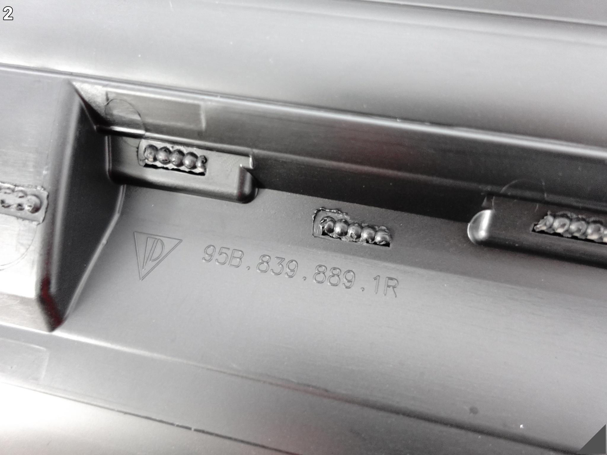 PORSCHE MACAN GTS LIFT 95B 21-24 DOLNA LISTWA OSŁONA NA DRZWI LEWA TYŁ PORSCHE MACAN GTS LIFT 95B 21-24 DOLNA LISTWA OSŁONA NA DRZWI LEWA TYŁ - obrazek 3