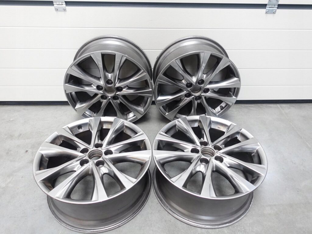 TOYOTA RAV4 FELGI KOMPLET 7,5Jx18 ET45 5×114,3 TOYOTA RAV4 FELGI KOMPLET 7,5Jx18 ET45 5x114,3