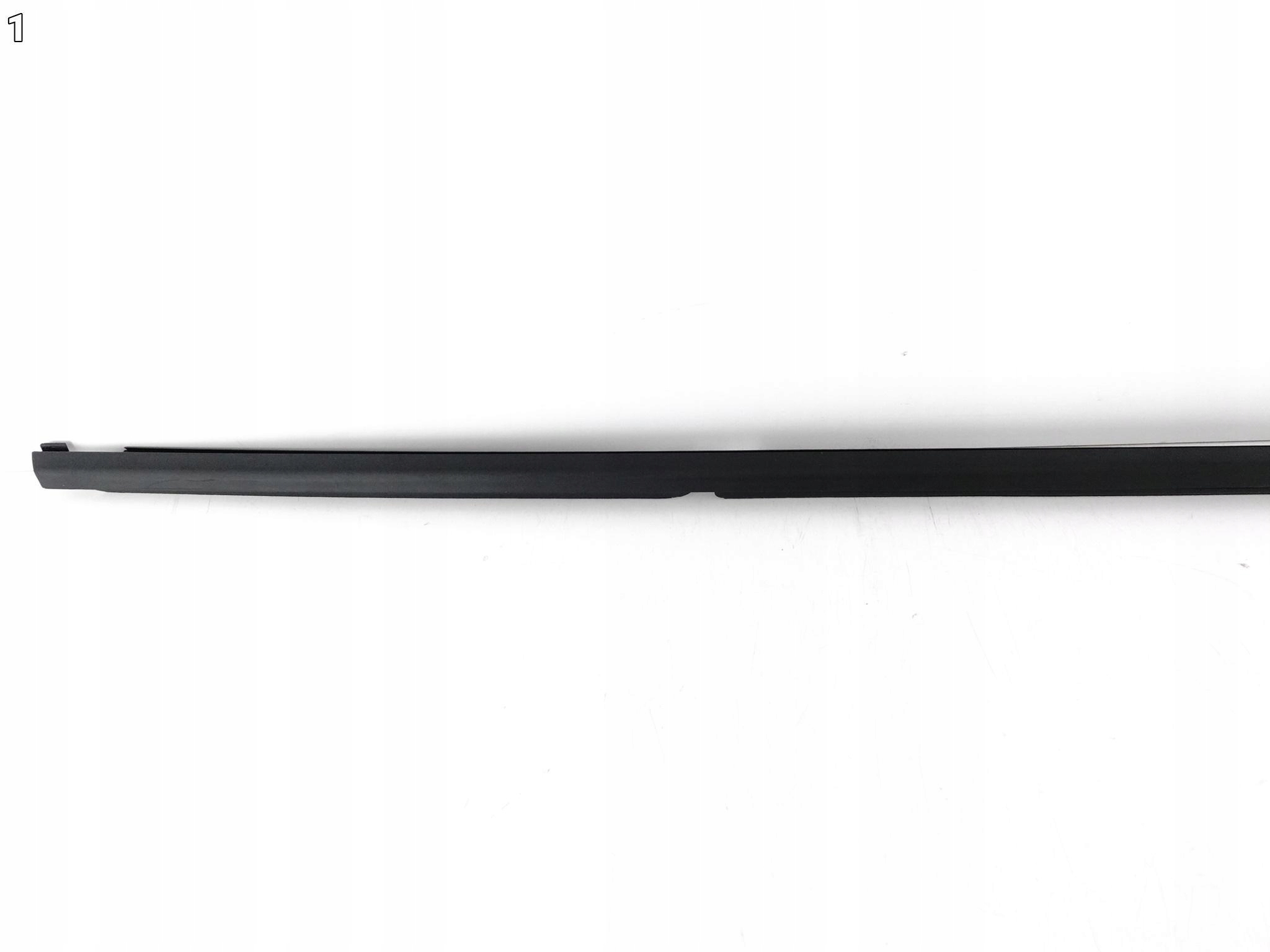 SKODA FABIA III 3 6V0 LIFT 15-20 LISTWA ZGARNIAJĄCA SZYBY DRZWI PRAWA PRZÓD SKODA FABIA III 3 6V0 LIFT 15-20 LISTWA ZGARNIAJĄCA SZYBY DRZWI PRAWA PRZÓD - obrazek 2