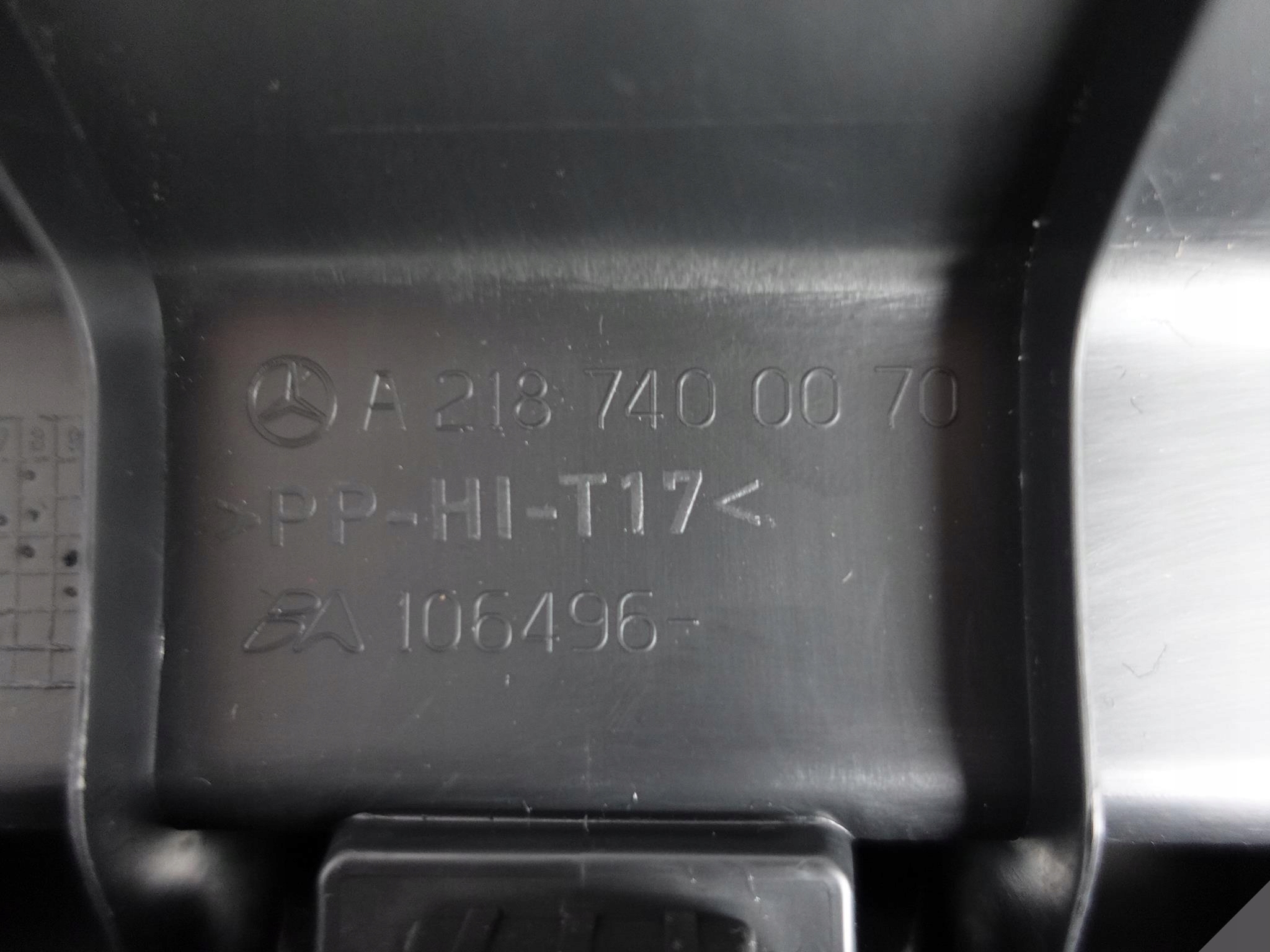 MERCEDES CLS X218 KOMBI TAPICERKA OSŁONA KLAPY TYŁ MERCEDES CLS X218 KOMBI TAPICERKA OSŁONA KLAPY TYŁ - obrazek 7