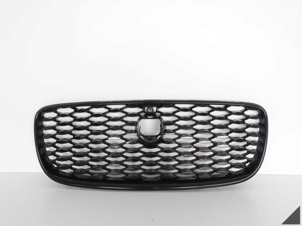 JAGUAR F-PACE X761 LIFT 20- ZDERZAK GRILL ATRAPA