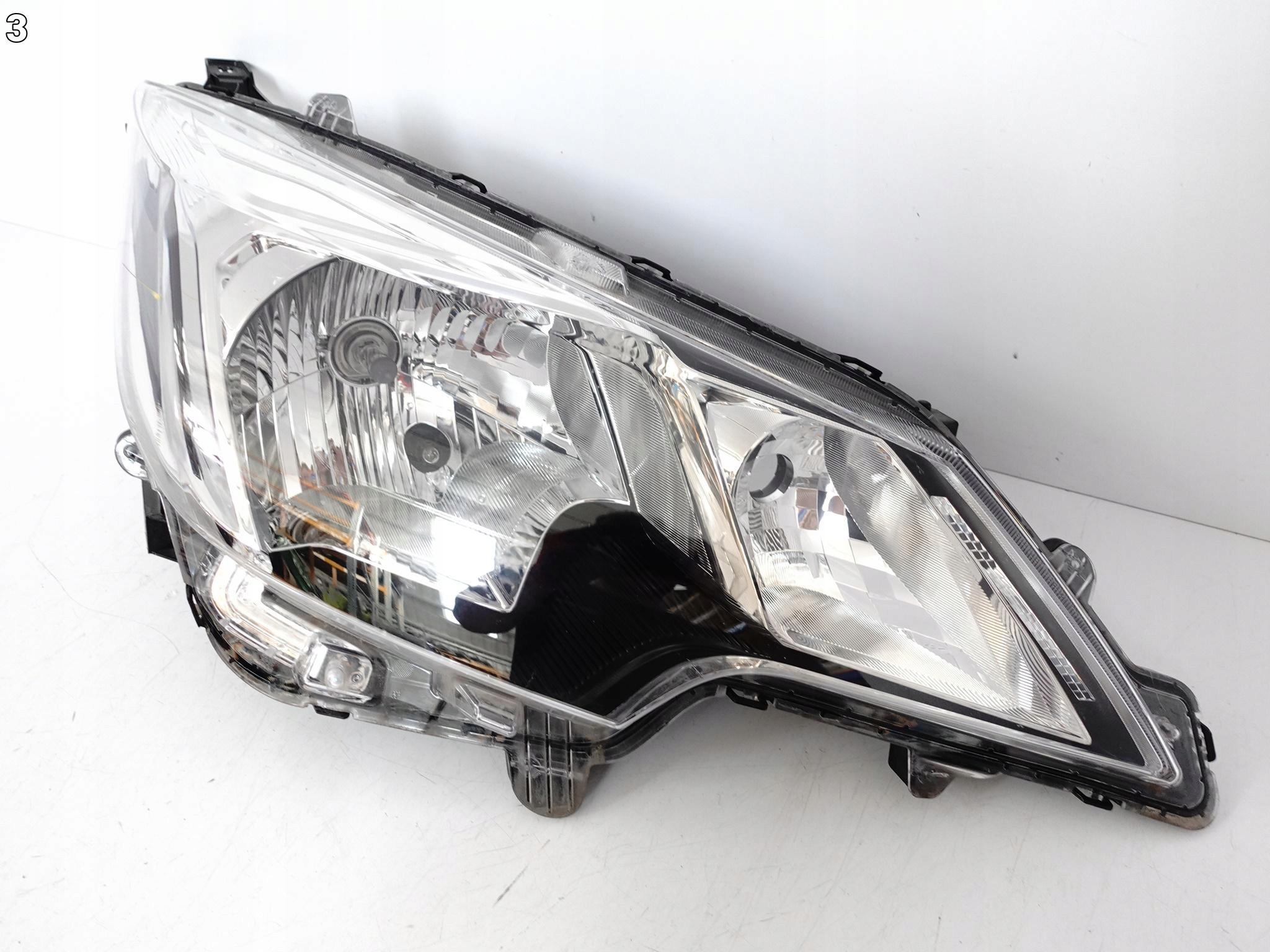 MITSUBISHI SPACE STAR II III LIFT 20-23 LAMPA PRAWA ZWYKŁA HALOGEN PRZÓD EU MITSUBISHI SPACE STAR II III LIFT 20-23 LAMPA PRAWA ZWYKŁA HALOGEN PRZÓD EU - obrazek 4