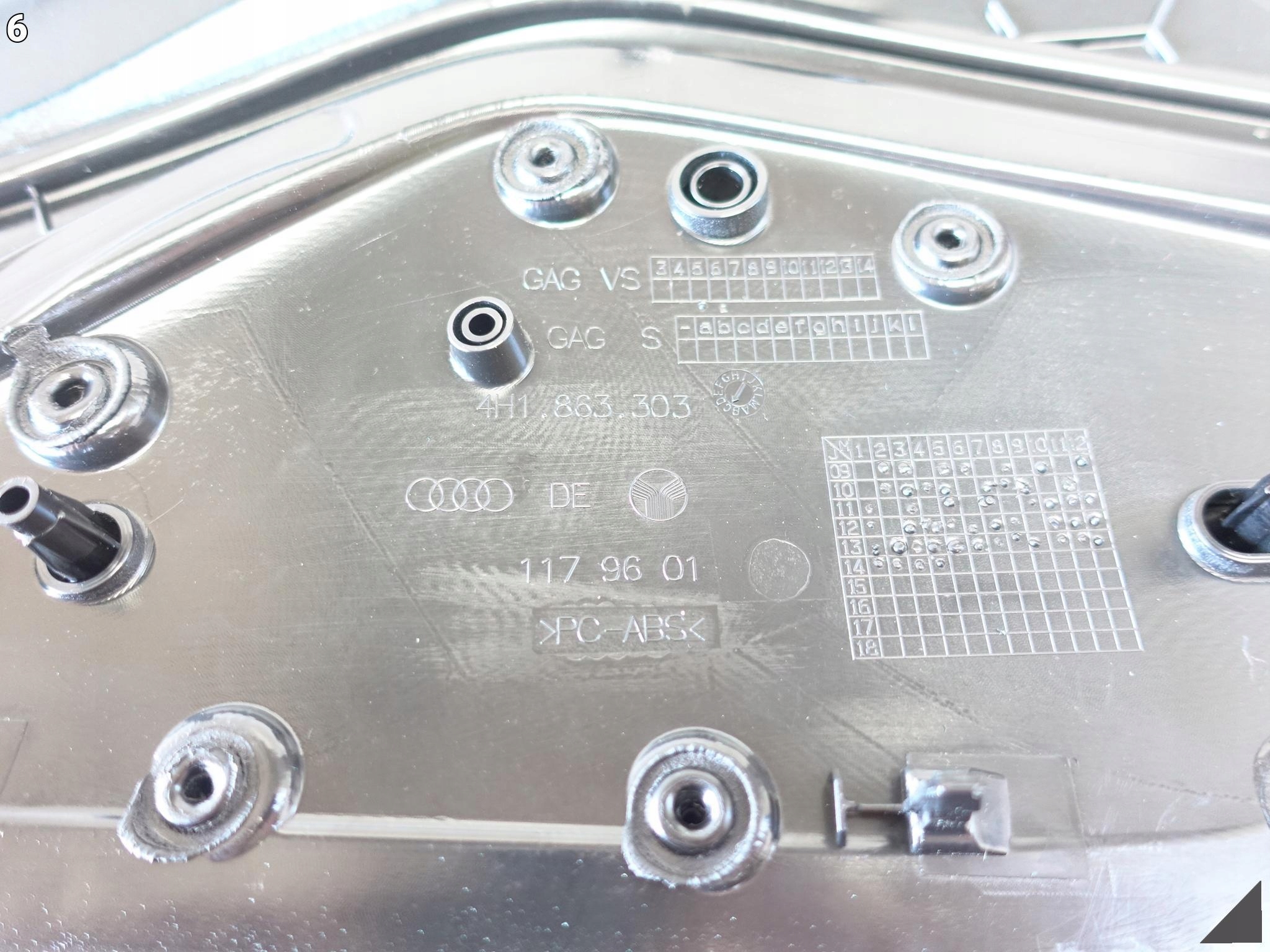 AUDI A8 S8 4H1 D4 LIFT 09-17 LEWA OSŁONA TUNELU ŚRODKOWEGO DEKOR SKÓRA 25D AUDI A8 S8 4H1 D4 LIFT 09-17 LEWA OSŁONA TUNELU ŚRODKOWEGO DEKOR SKÓRA 25D - obrazek 7