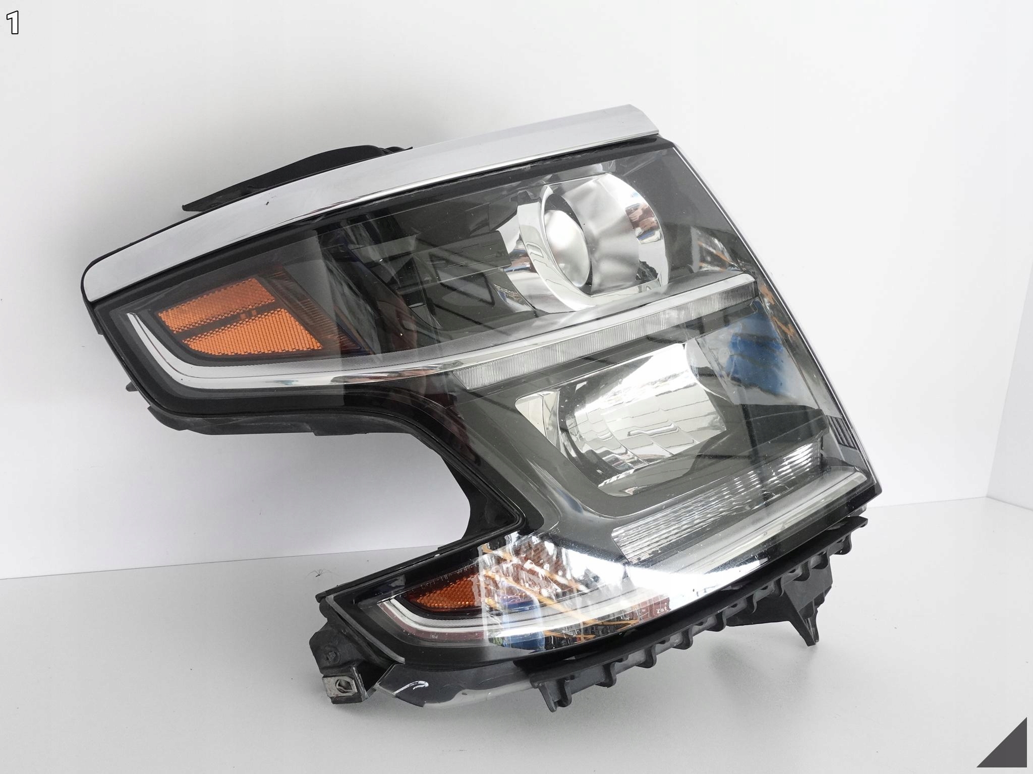 CHEVROLET TAHOE IV SUBURBAN ZWYKŁA HALOGEN LAMPA CHEVROLET TAHOE IV SUBURBAN ZWYKŁA HALOGEN LAMPA - obrazek 2