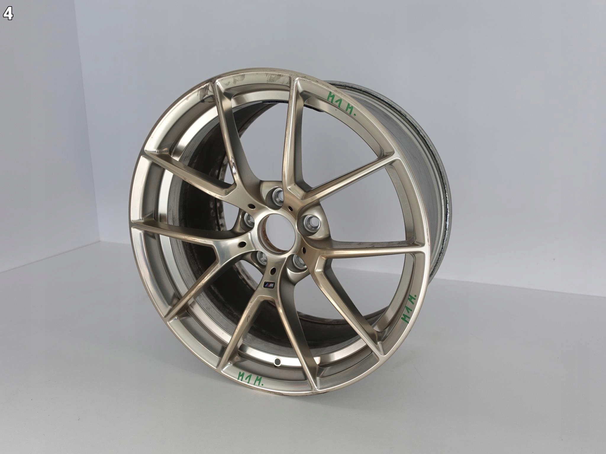 BMW M2 CS F87 LCI 10JX19 IS40 5X120 FELGA GOLD BMW M2 CS F87 LCI 10JX19 IS40 5X120 FELGA GOLD - obrazek 5