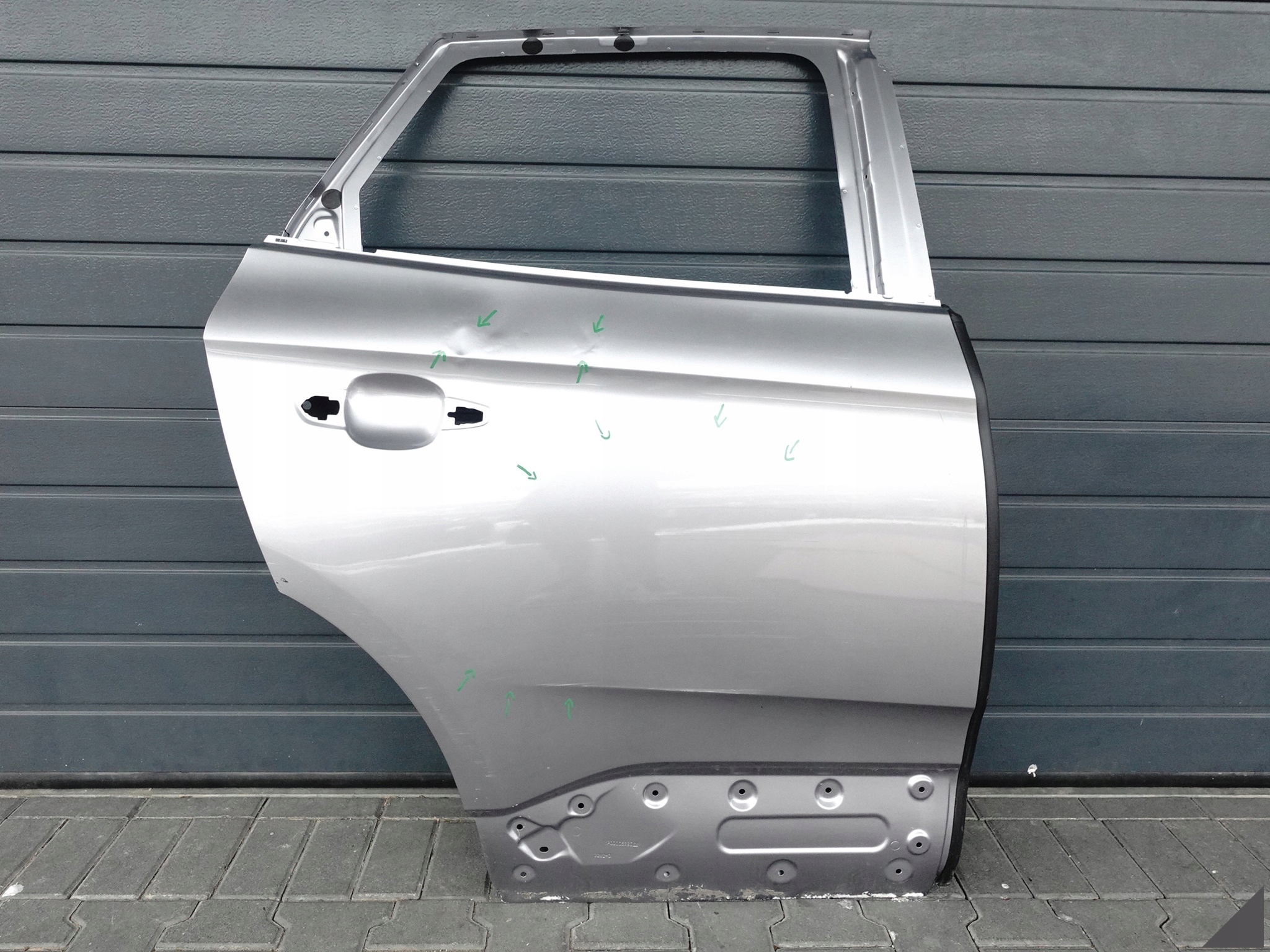 OPEL GRANDLAND X 17- DRZWI PRAWE TYŁ OPEL GRANDLAND X 17- DRZWI PRAWE TYŁ